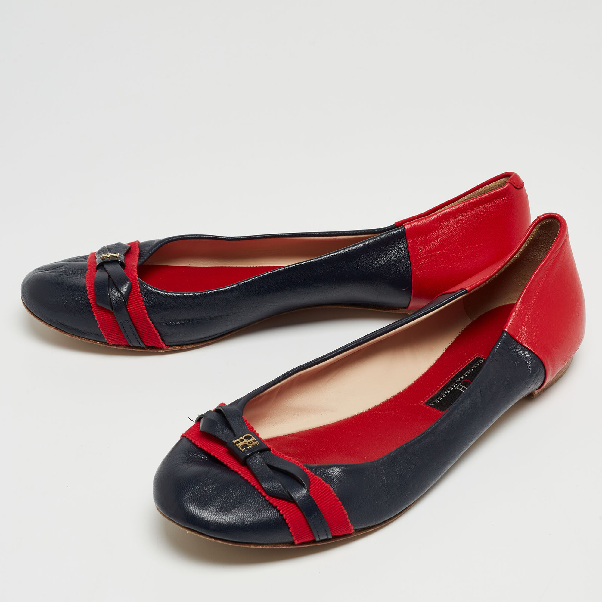 

CH Carolina Herrera Red/Navy Blue Ballet Flats Size