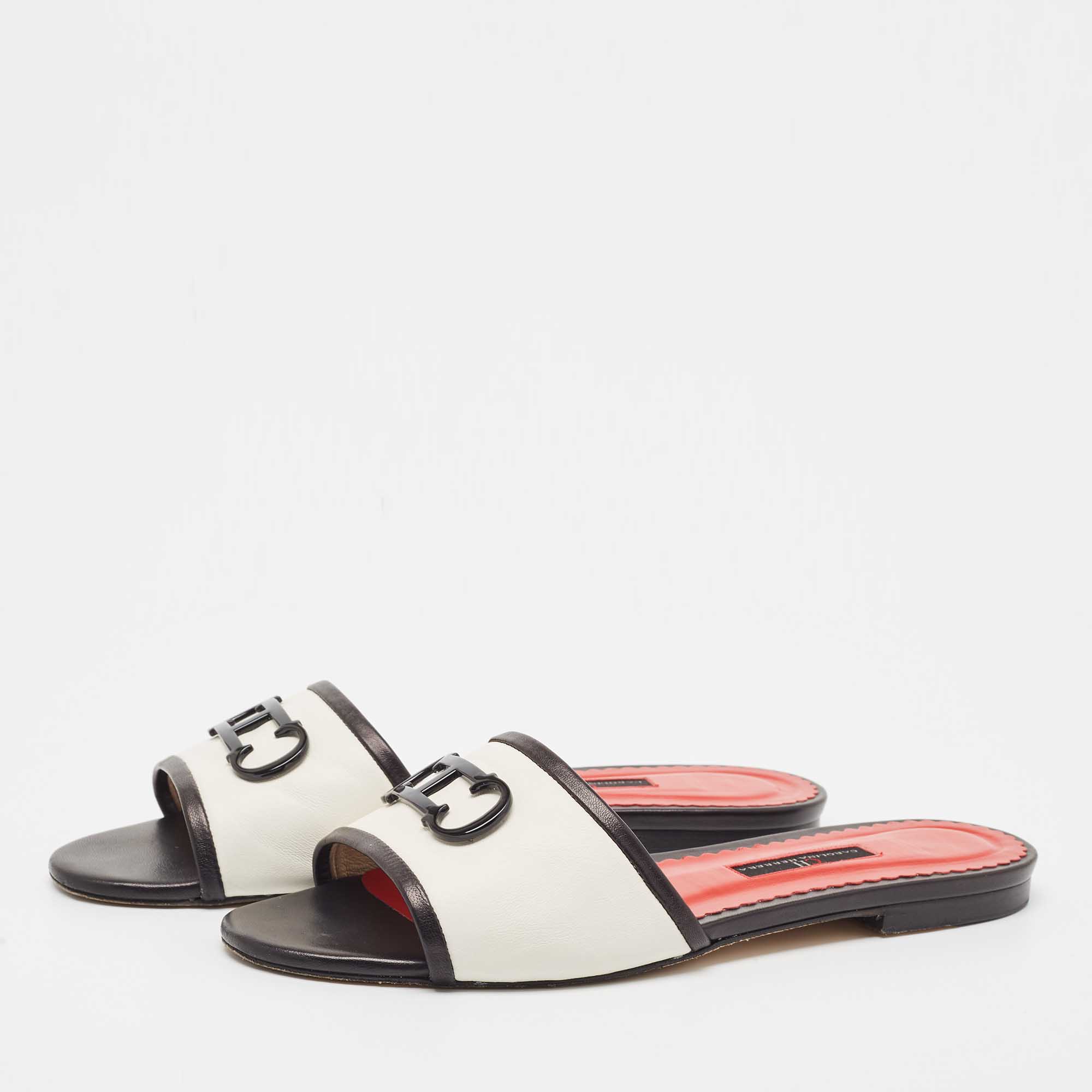 

CH Carolina Herrera White/Black Leather CH Logo Flat Slides Size