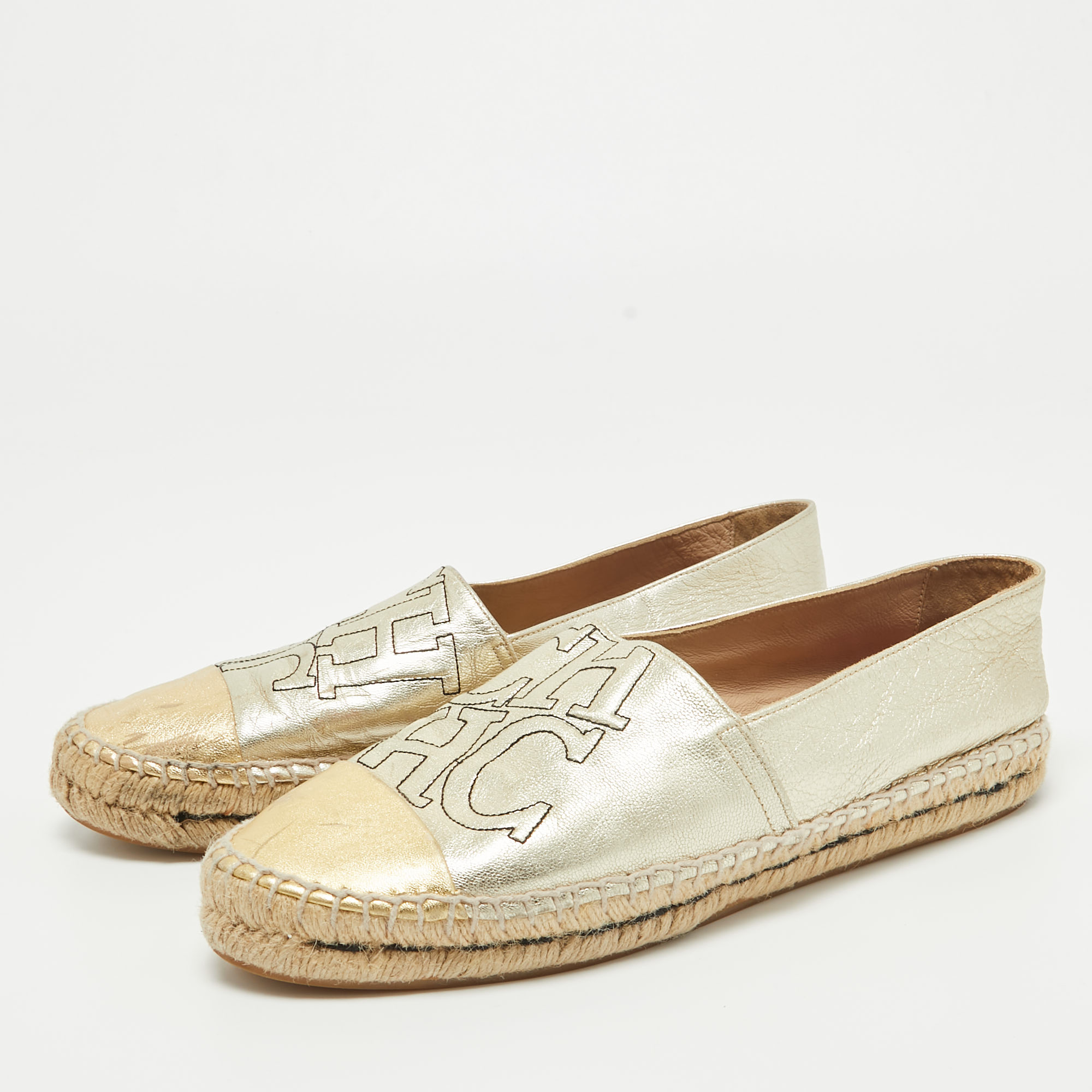 

CH Carolina Herrera Gold Leather Espadrille Flats Size