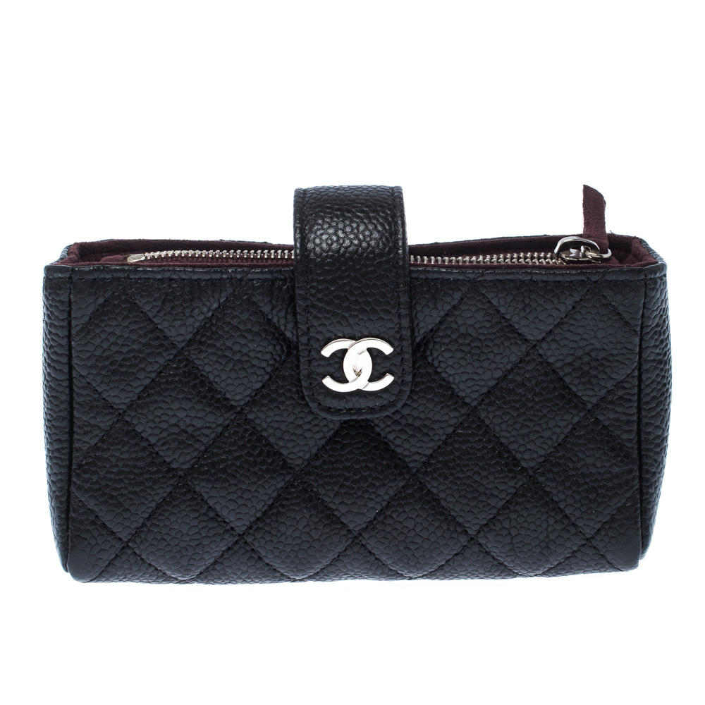 مملوكة مسبقًا حقيبة أيفون شانيل جلد مبطنة سوداء