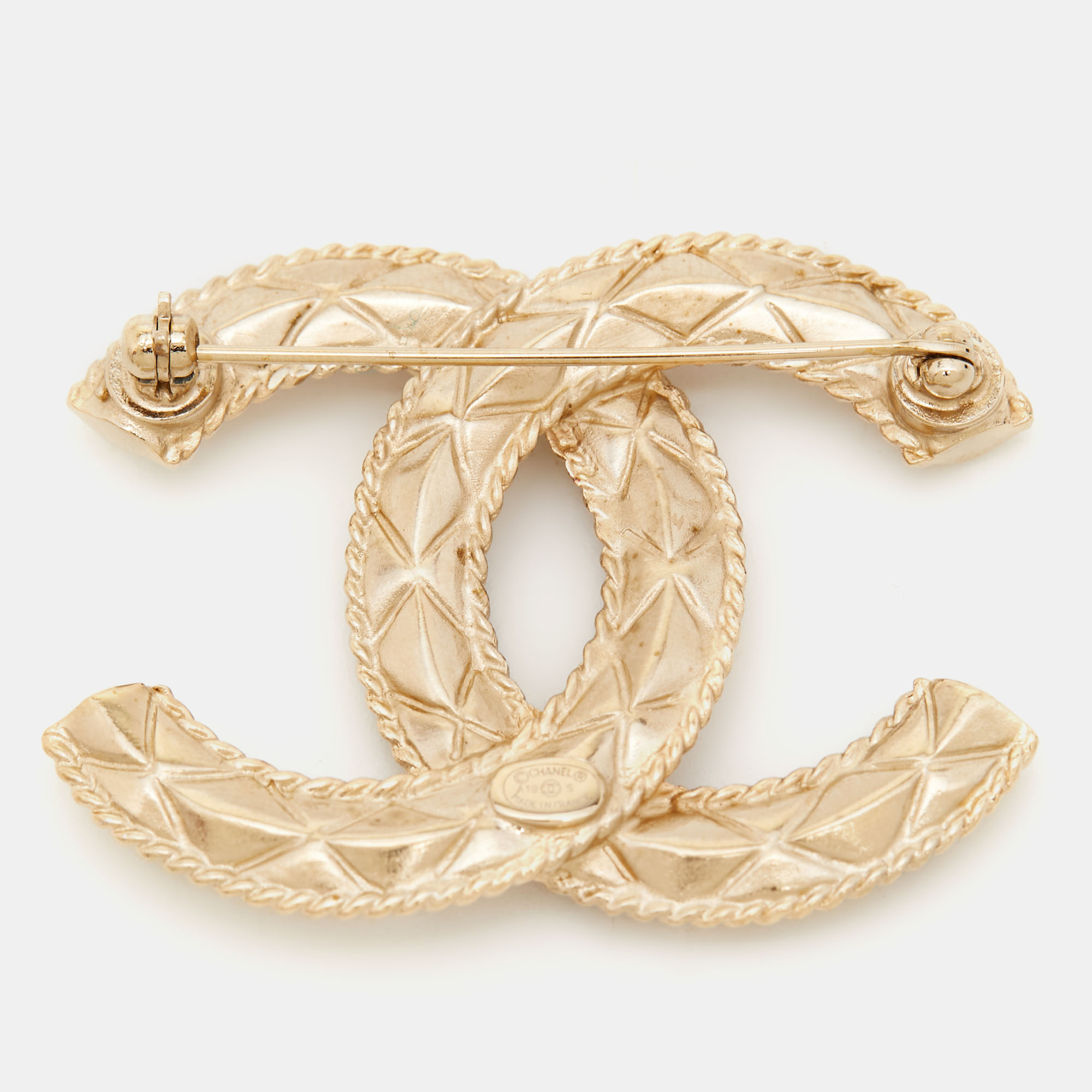 

Chanel CC Faux Pearl Enamel Gold Tone Brooch