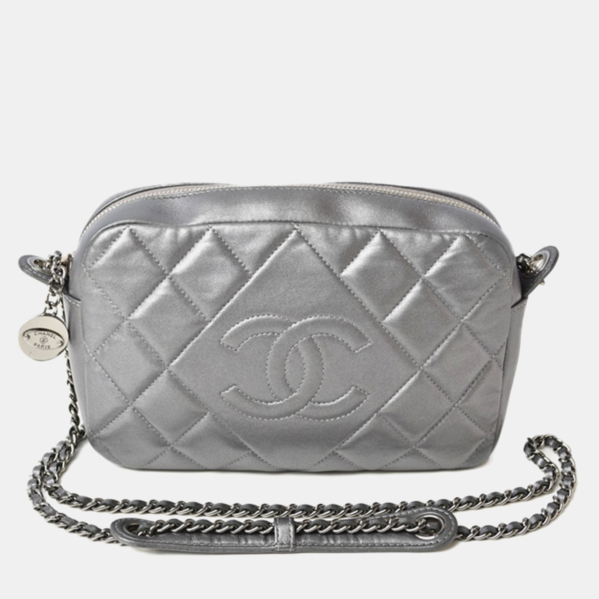 

Chanel Metallic Lambskin Quilted Medium Diamond CC Camera Case Bag