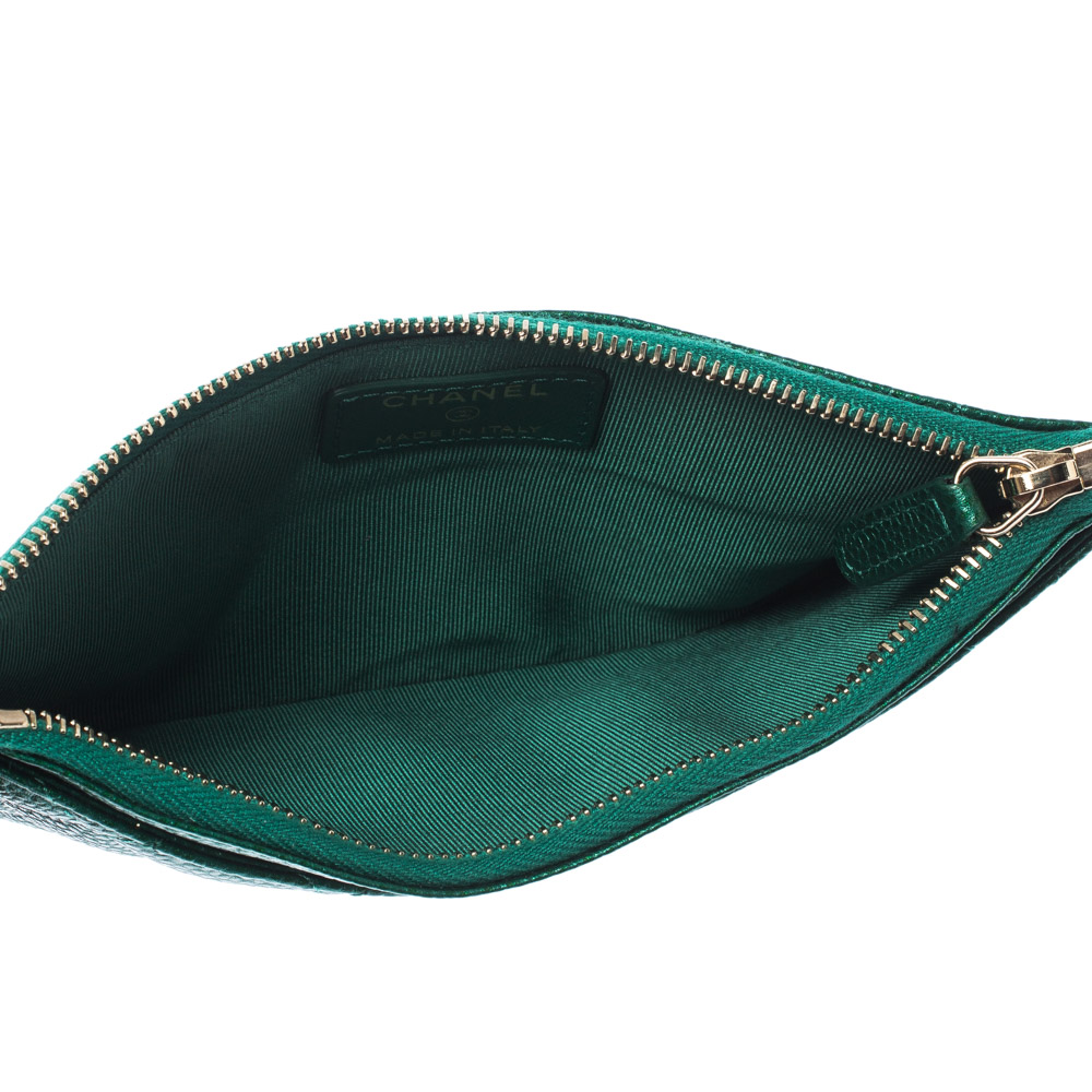 

Chanel Green Quilted Leather Phone Wallet
