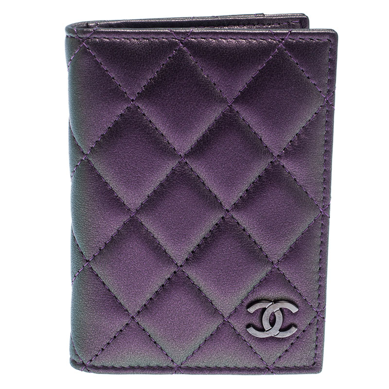 مملوكة مسبقًا  Chanel Metallic Quilted Leather Classic Bifold Wallet