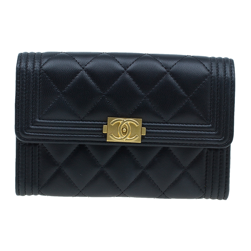 مملوكة مسبقًا Chanel Black Quilted Lambskin Wallet
