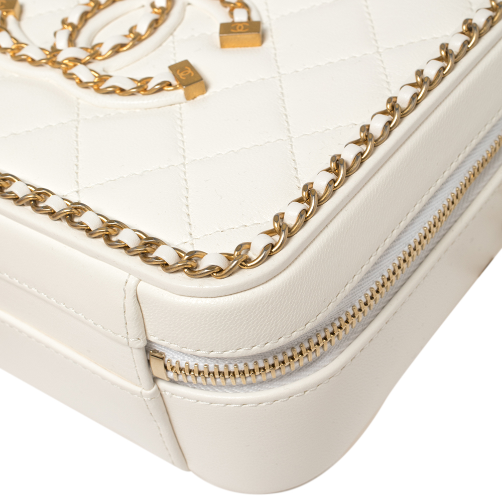 Chanel White Quilted Leather CC Filigree Chain Around Vanity Case Bag Chanel