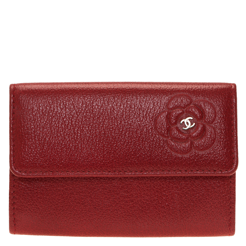 مملوكة مسبقًا Chanel Red Camellia Embossed Leather Coin Purse