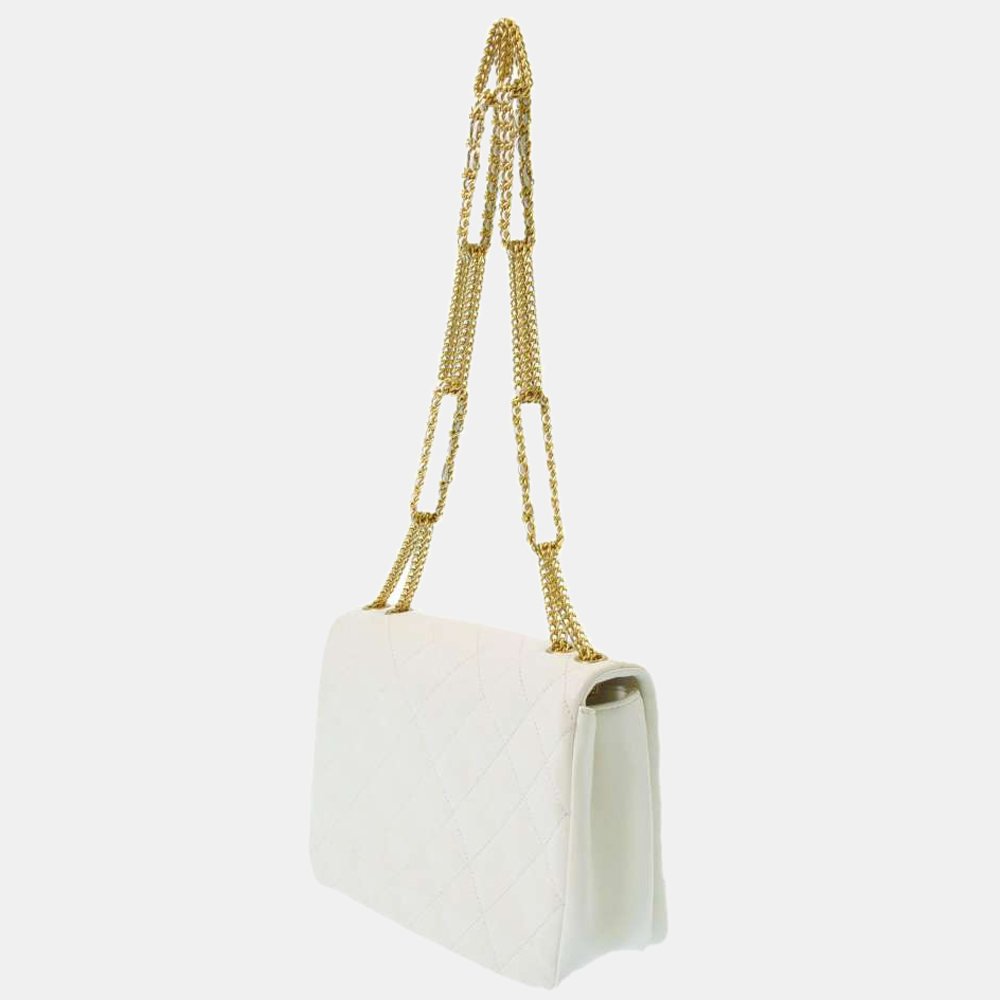 

CHANEL Matelasse Flap Bag White AS2976 Lambskin