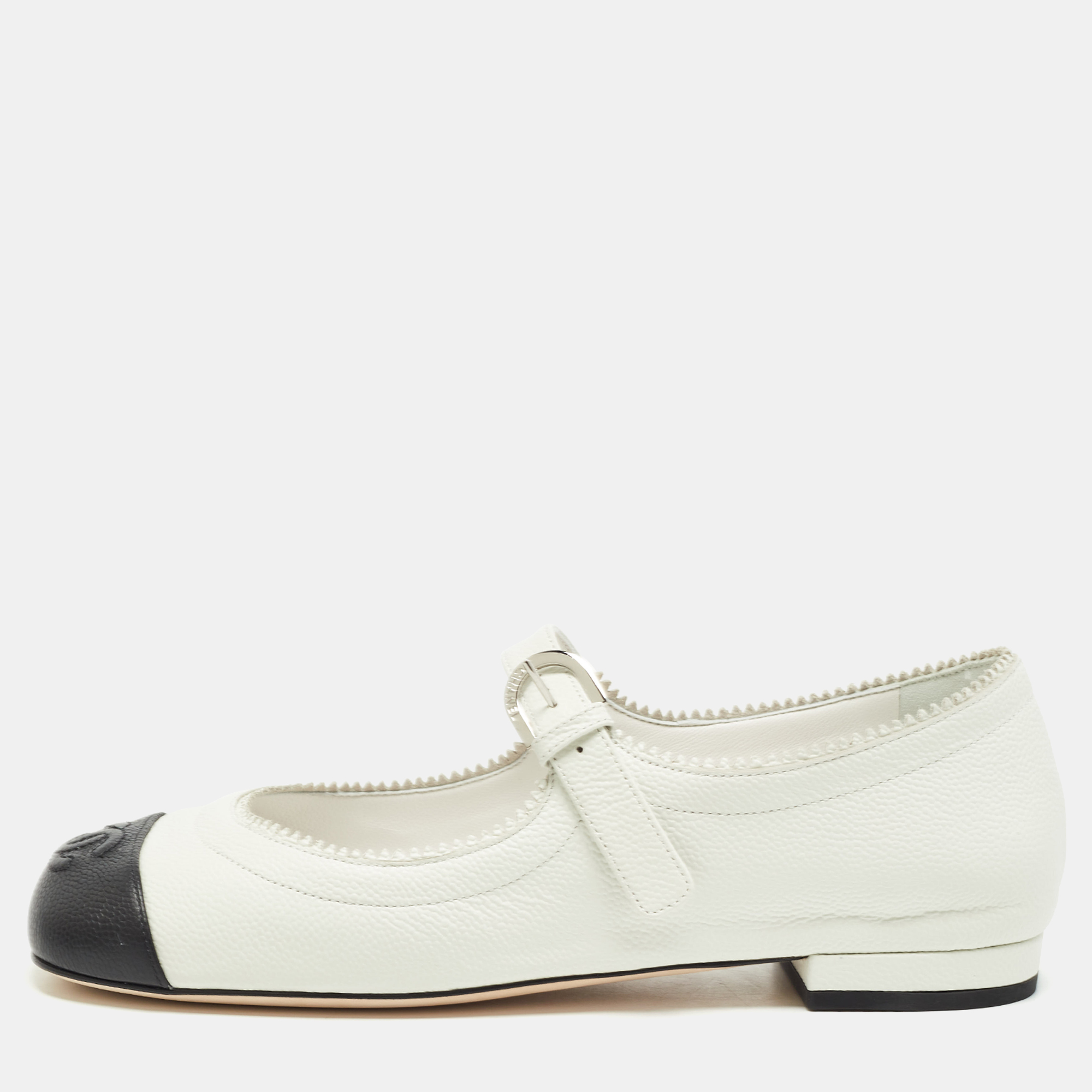 

Chanel White/Black Leather CC Mary Jane Flats Size