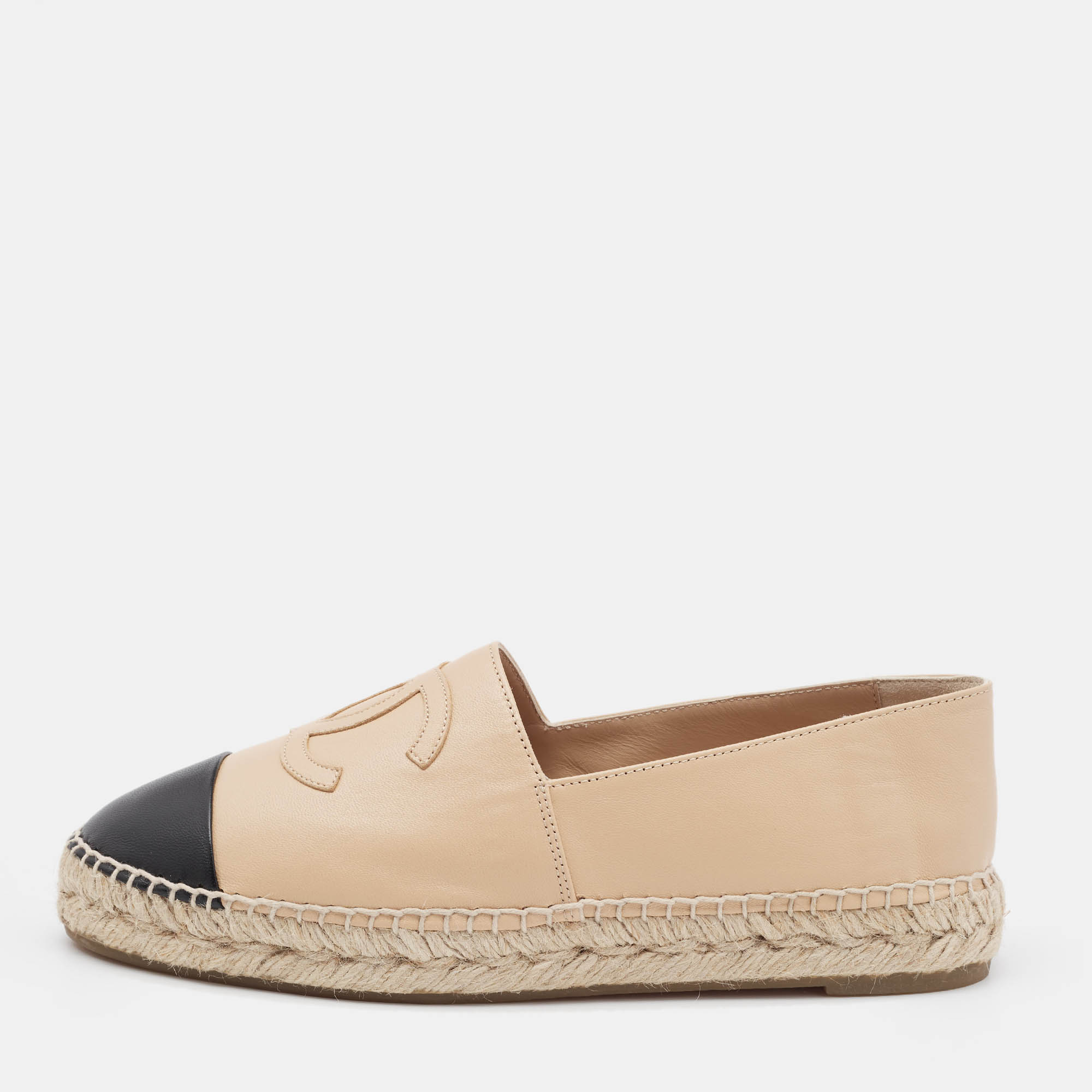 

Chanel Beige/Black Leather CC Cap Toe Espadrille Flats Size