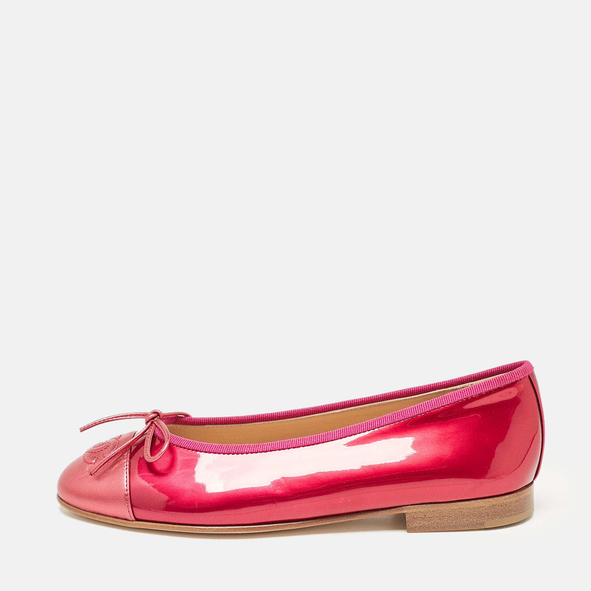 

Chanel Purple Patent Leather CC Ballet Flats Size