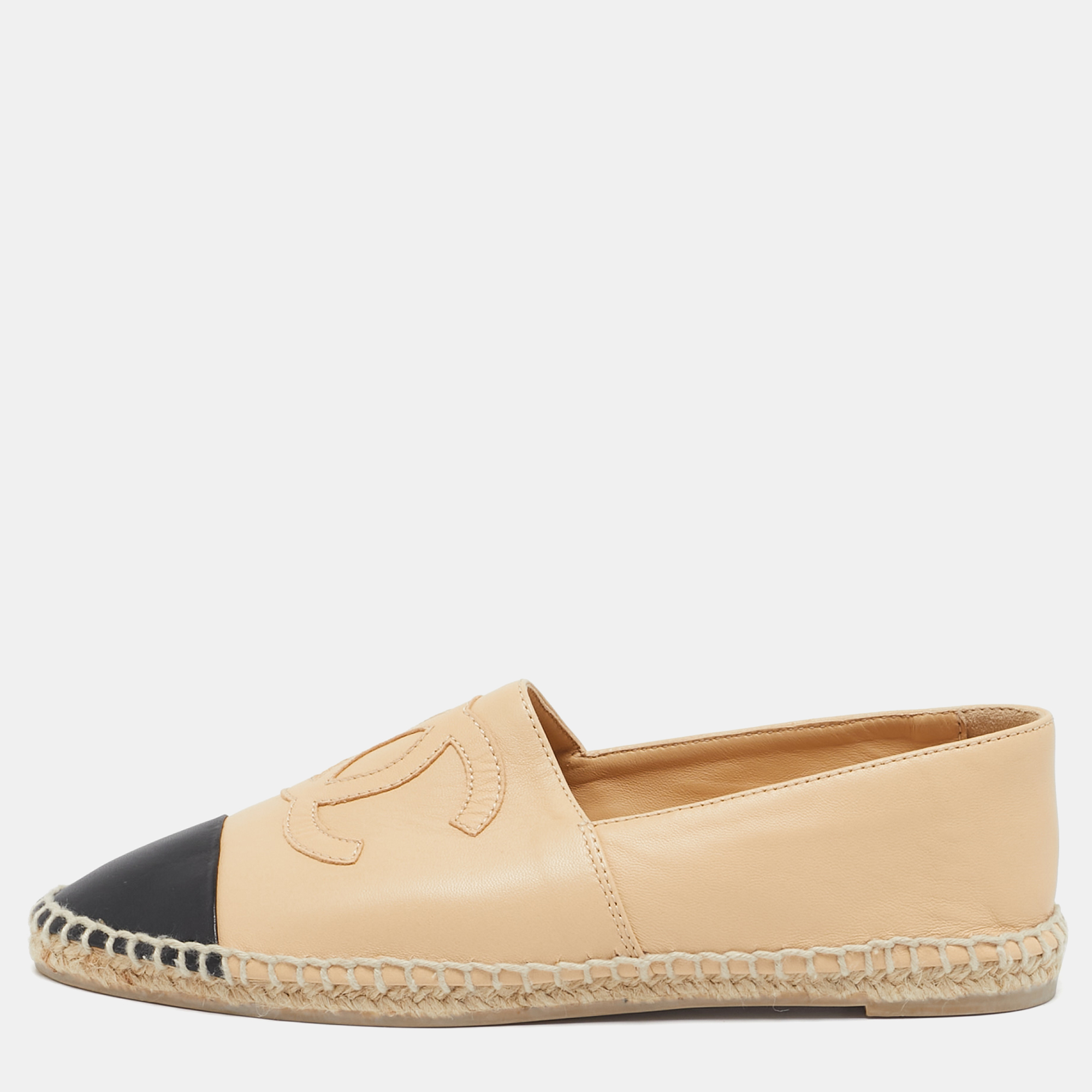 

Chanel Beige/Black Leather CC Cap Toe Espadrille Flats Size