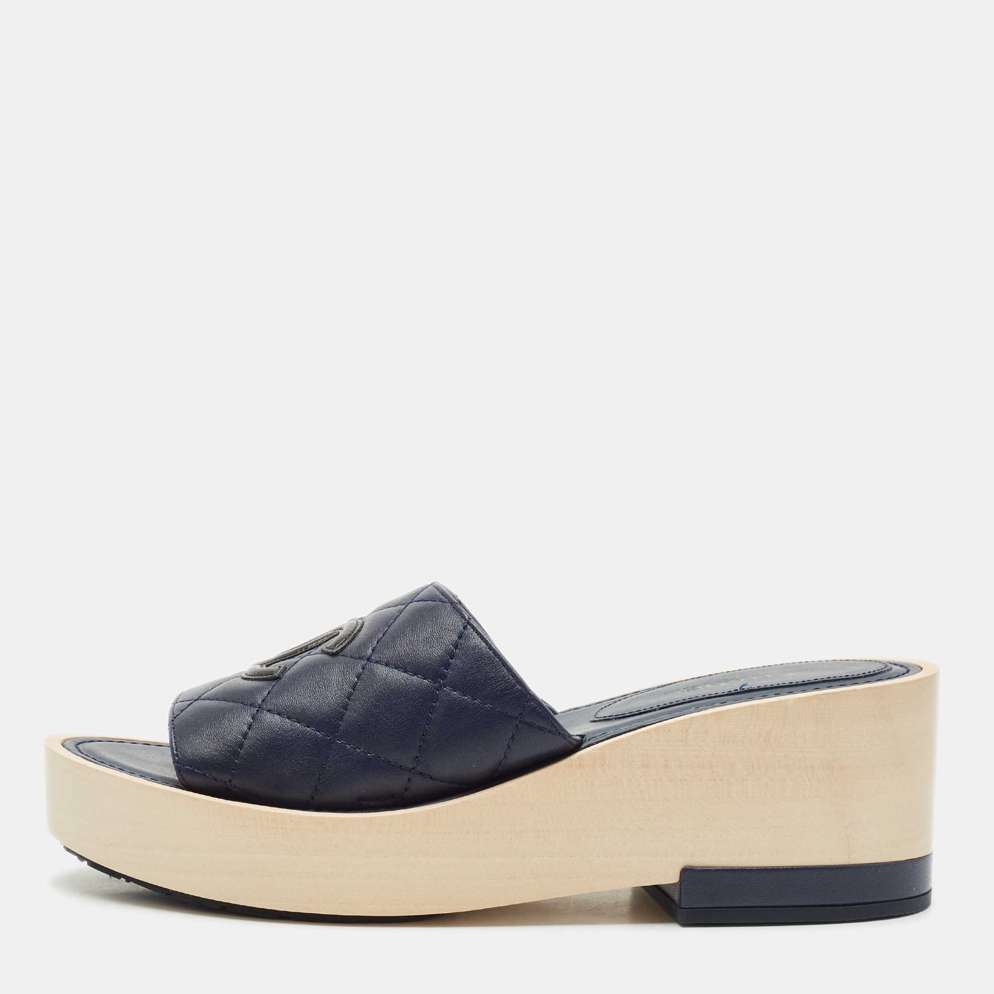 

Chanel Blue/Black Quilted Leather CC Slide Sandals Size
