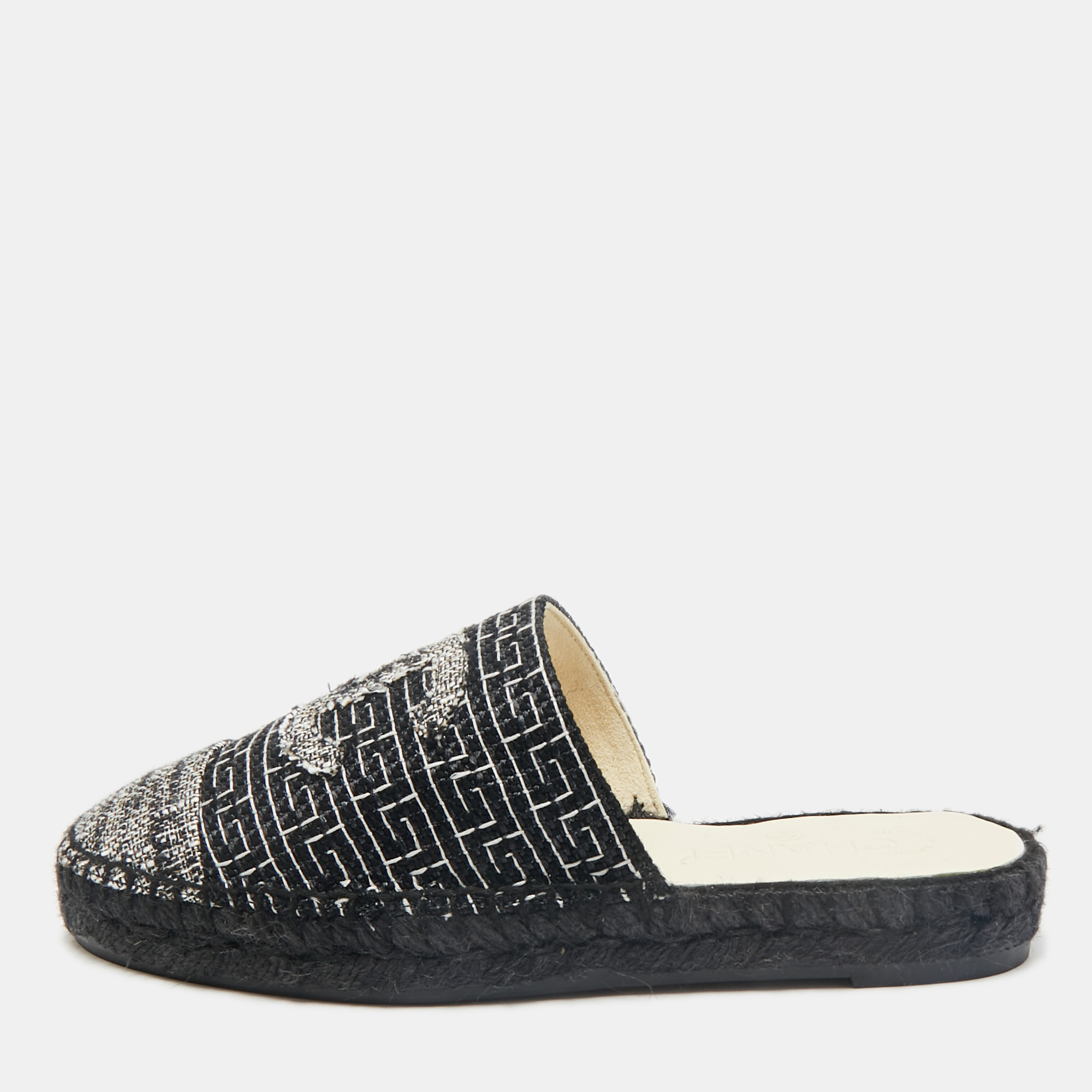 

Chanel Black/White Tweed CC Espadrille Mules Size