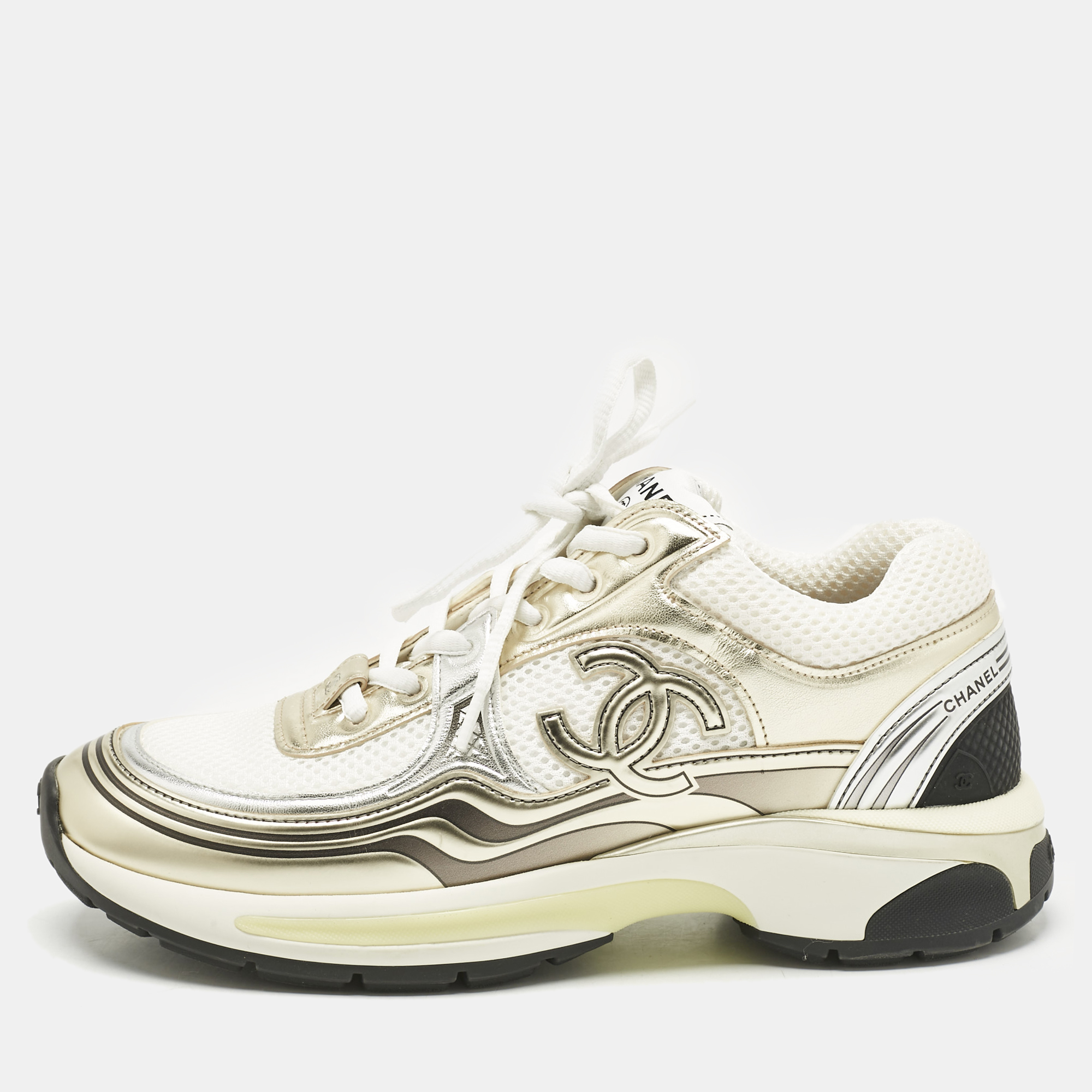 

Chanel Tricolor Suede, Leather and Mesh CC Low Top Sneakers Size, Multicolor
