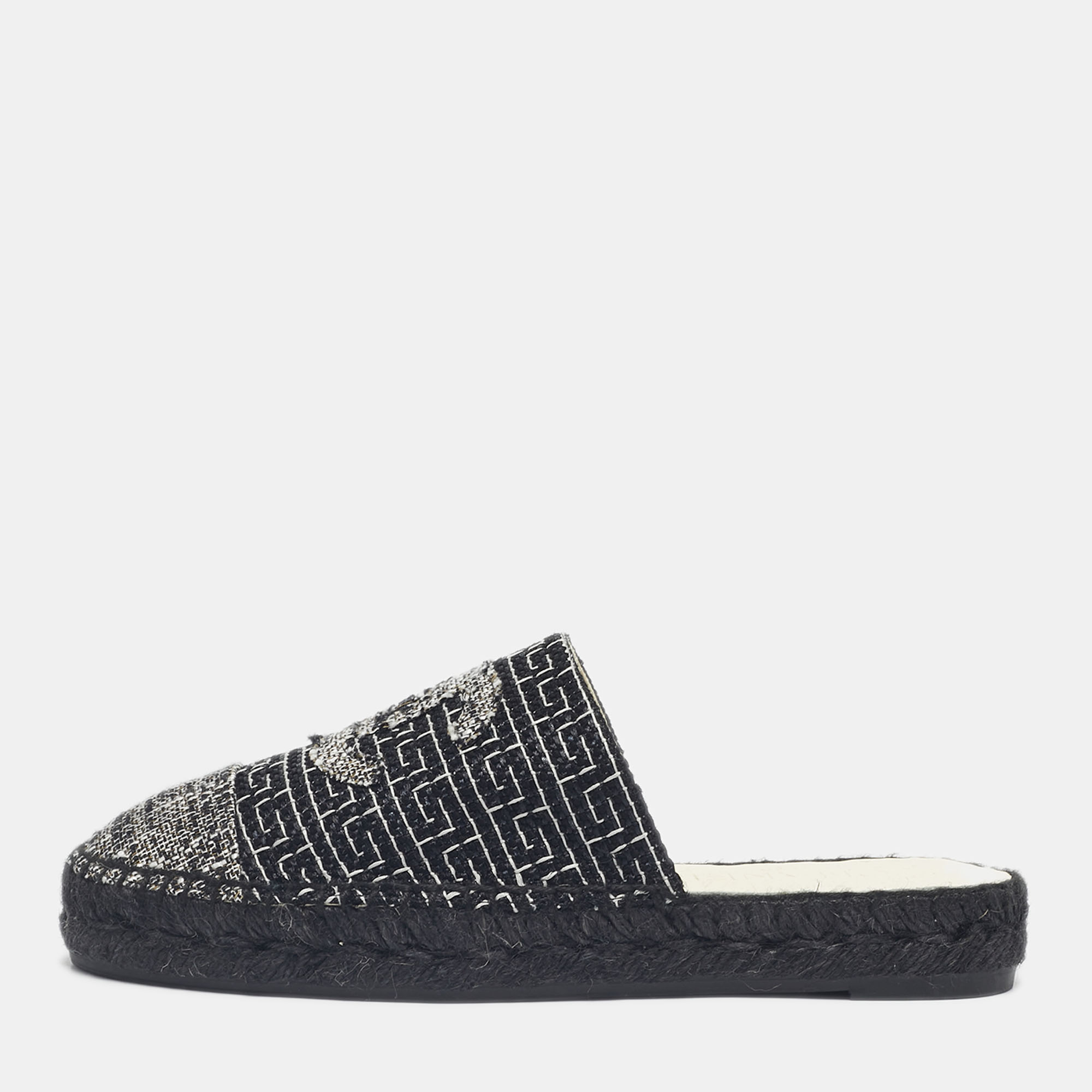 

Chanel Black/White Tweed CC Espadrille Mules Size