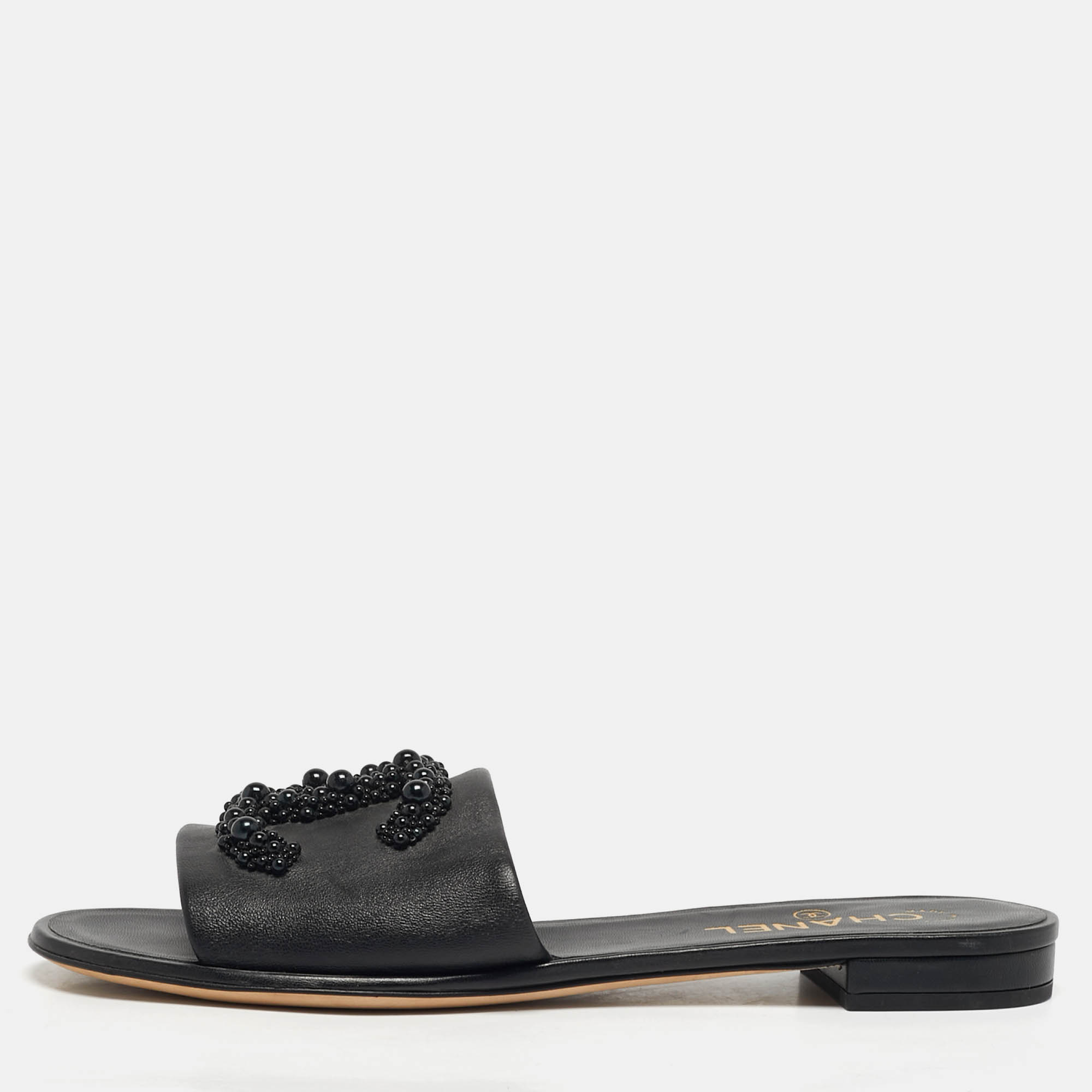 Pre-owned Chanel Cc Embellished Size 40 Black Leather Flat Slides