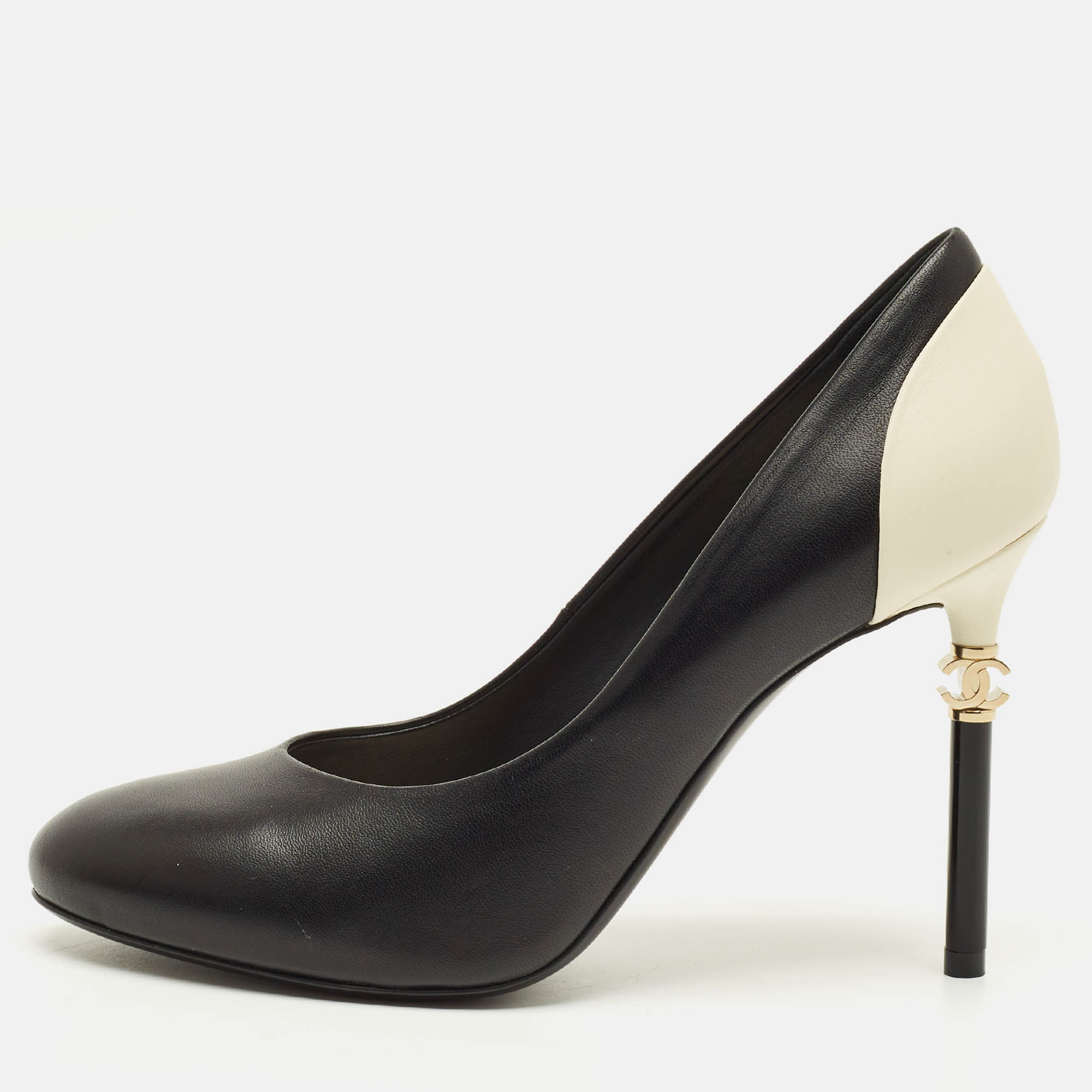 

Chanel CC Size  Black/White Leather Round Toe Pumps