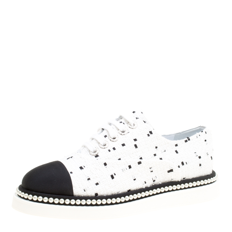 Chanel Monochrome Tweed and Canvas Cap Toe Faux Pearl Trim Oxfords Size 40