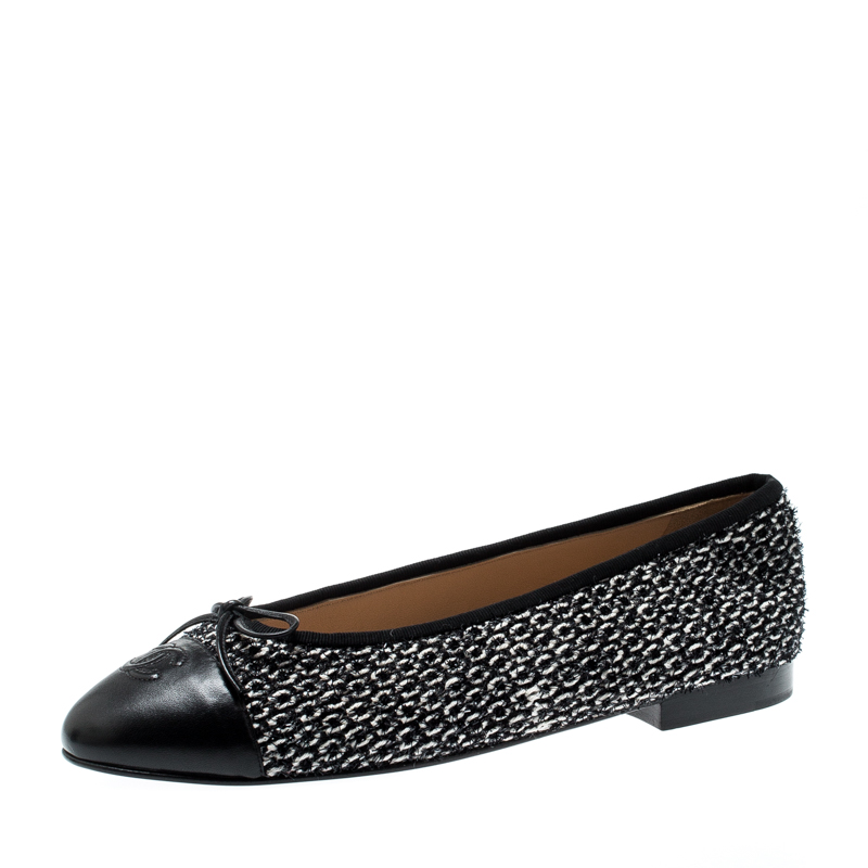 Chanel Monochrome Tweed Fabric And Leather CC Cap Toe Bow Ballet Flats ...