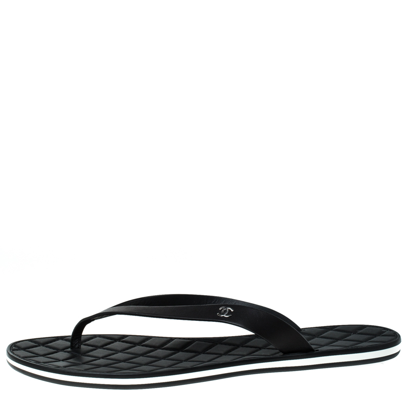 

Chanel Black Leather Strap CC Quilted Flip Flop Thong Sandals Size