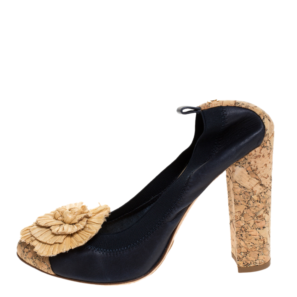 

Chanel Dark Blue Leather And Raffia Camellia Scrunch Cork Block Heel Pumps Size