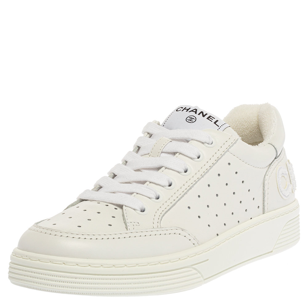 NEW! 🤍 CHANEL White Leather Lace Up Weekend Sneakers Size 37