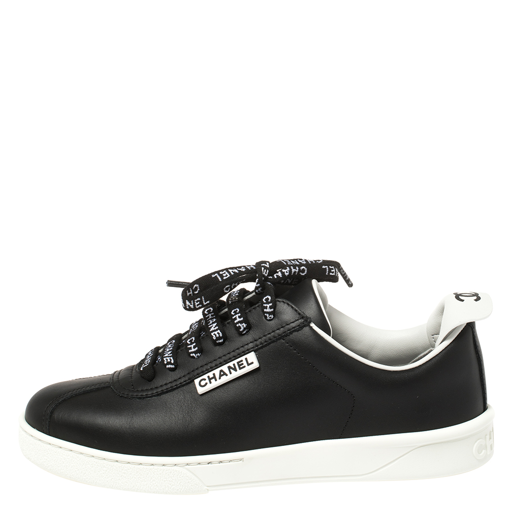 

Chanel Black Leather Logo Lace Up CC Low Top Sneakers Size