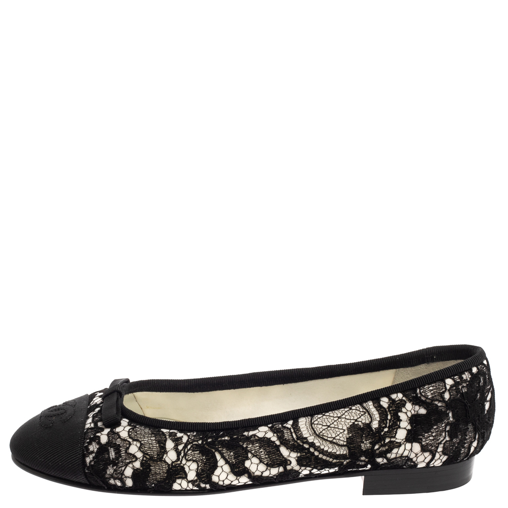 

Chanel Black Fabric And Mesh CC Ballet Flats Size