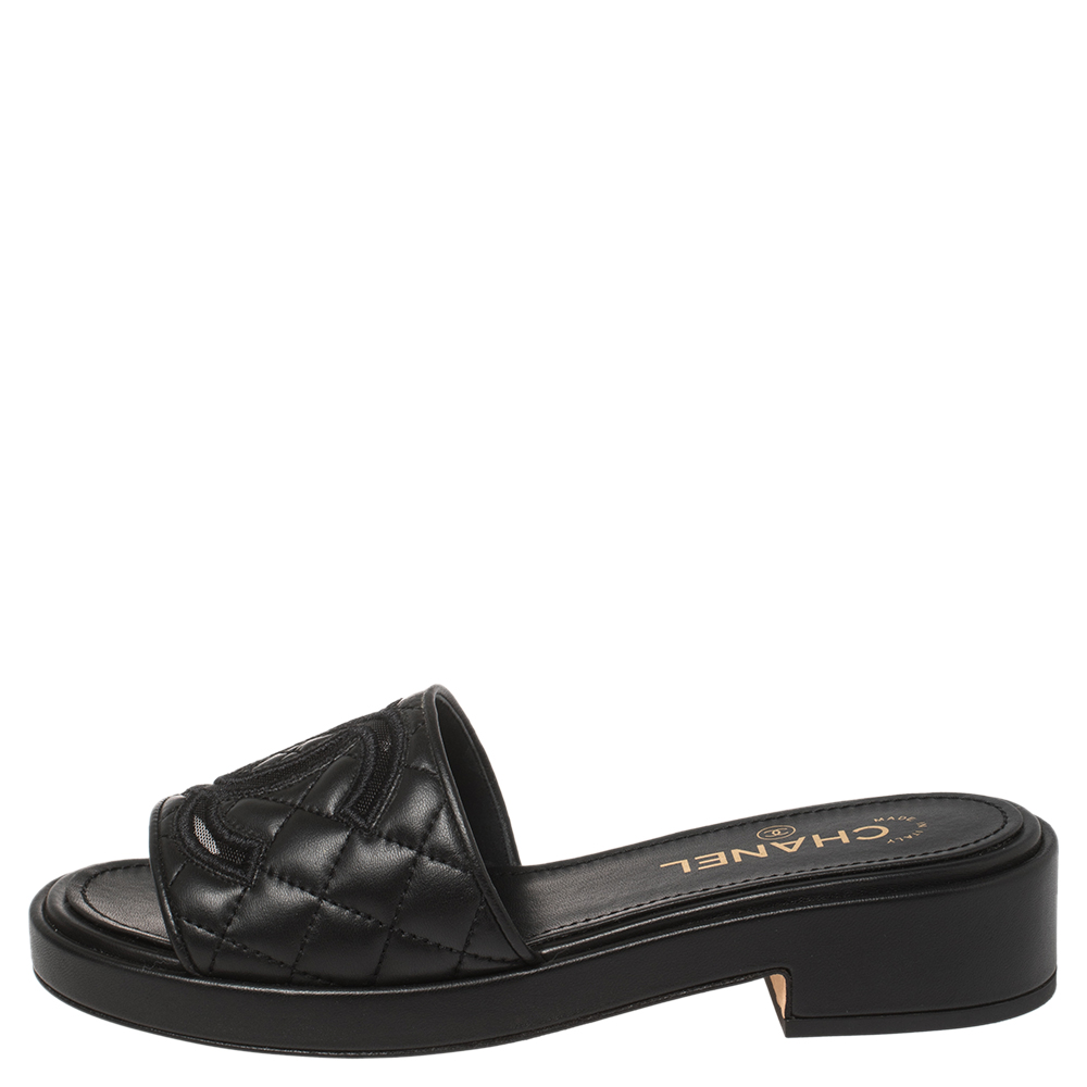 

Chanel Black Quilted Leather CC Flat Slides Size