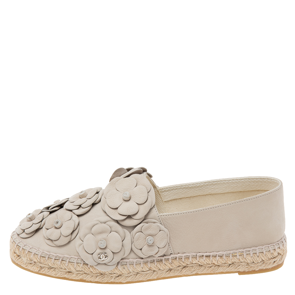 

Chanel Grey Nubuck Leather CC Camellia Flower Flat Espadrilles Size