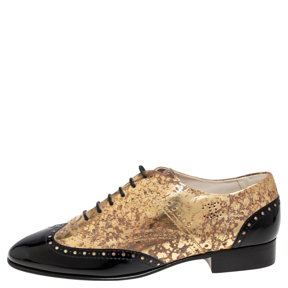 

Chanel Metallic Gold/Black Patent Leather Brogue Lace-Up Oxford Size