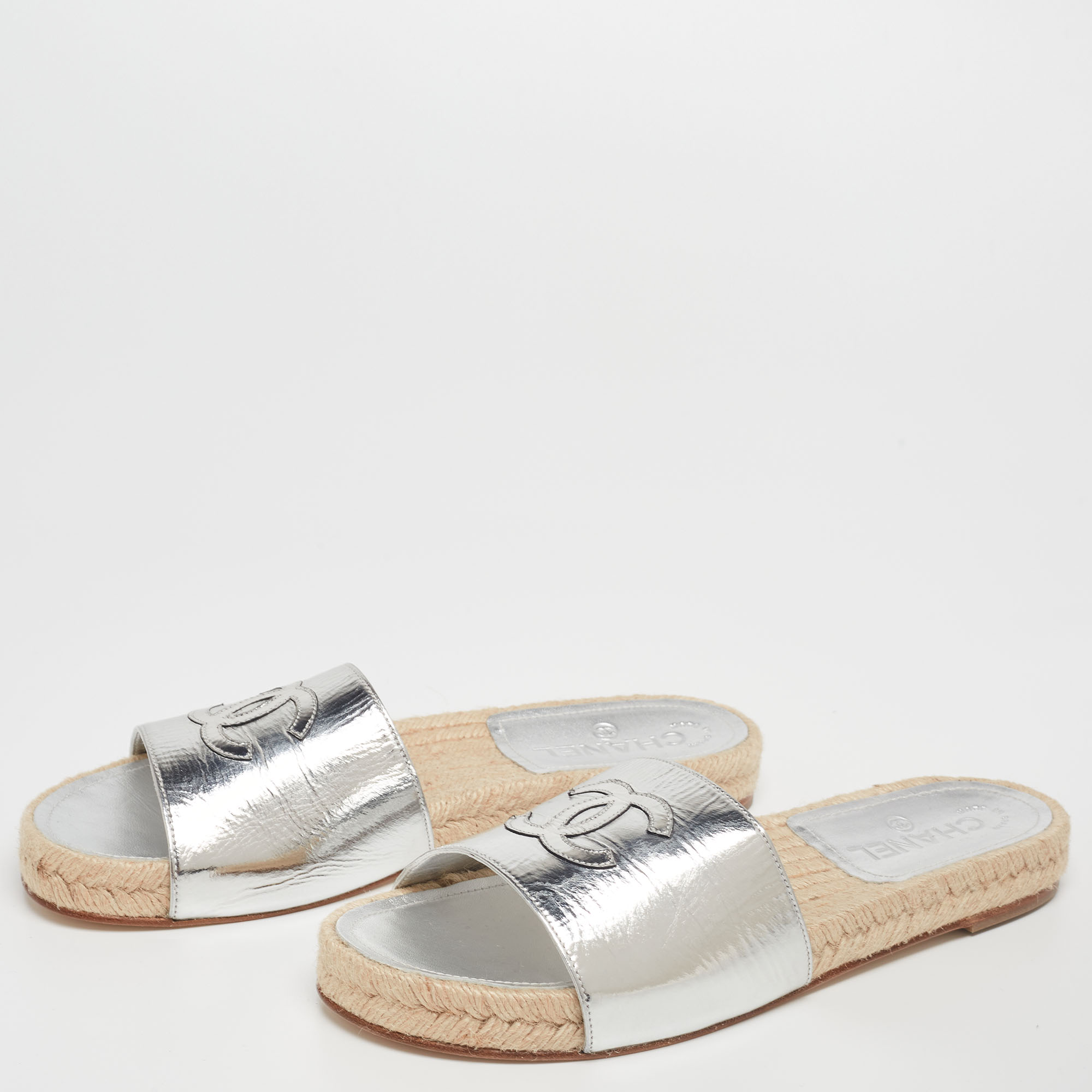 

Chanel Silver Leather CC Flat Espadrille Slides Size