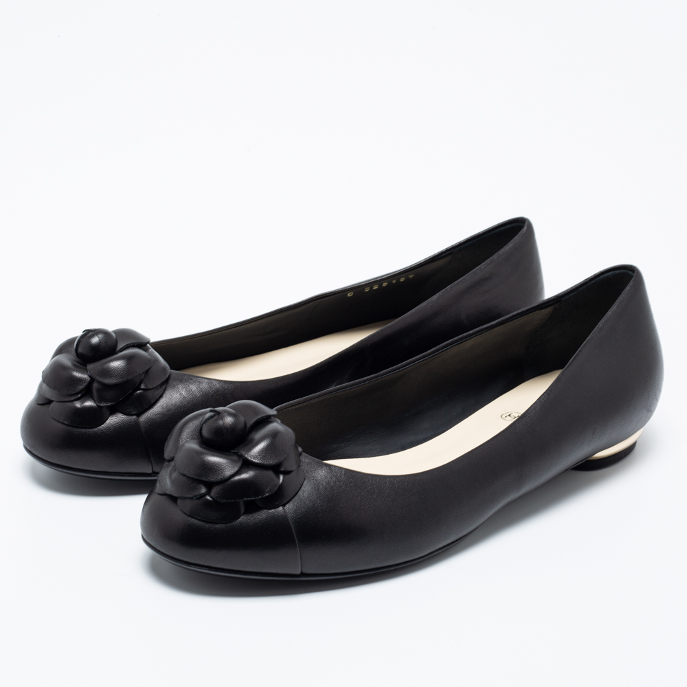 

Chanel Black Leather CC Camellia Ballet Flats Size