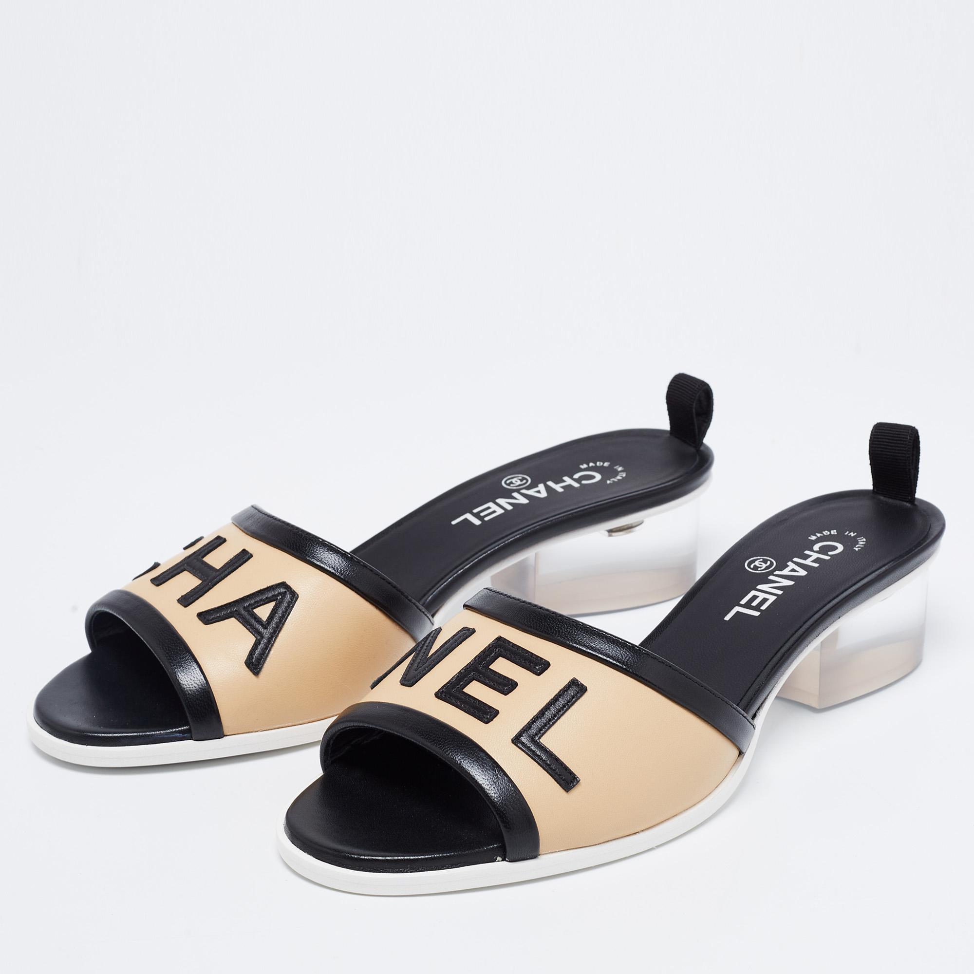 

Chanel Beige/Black Leather Logo Slide Sandals Size