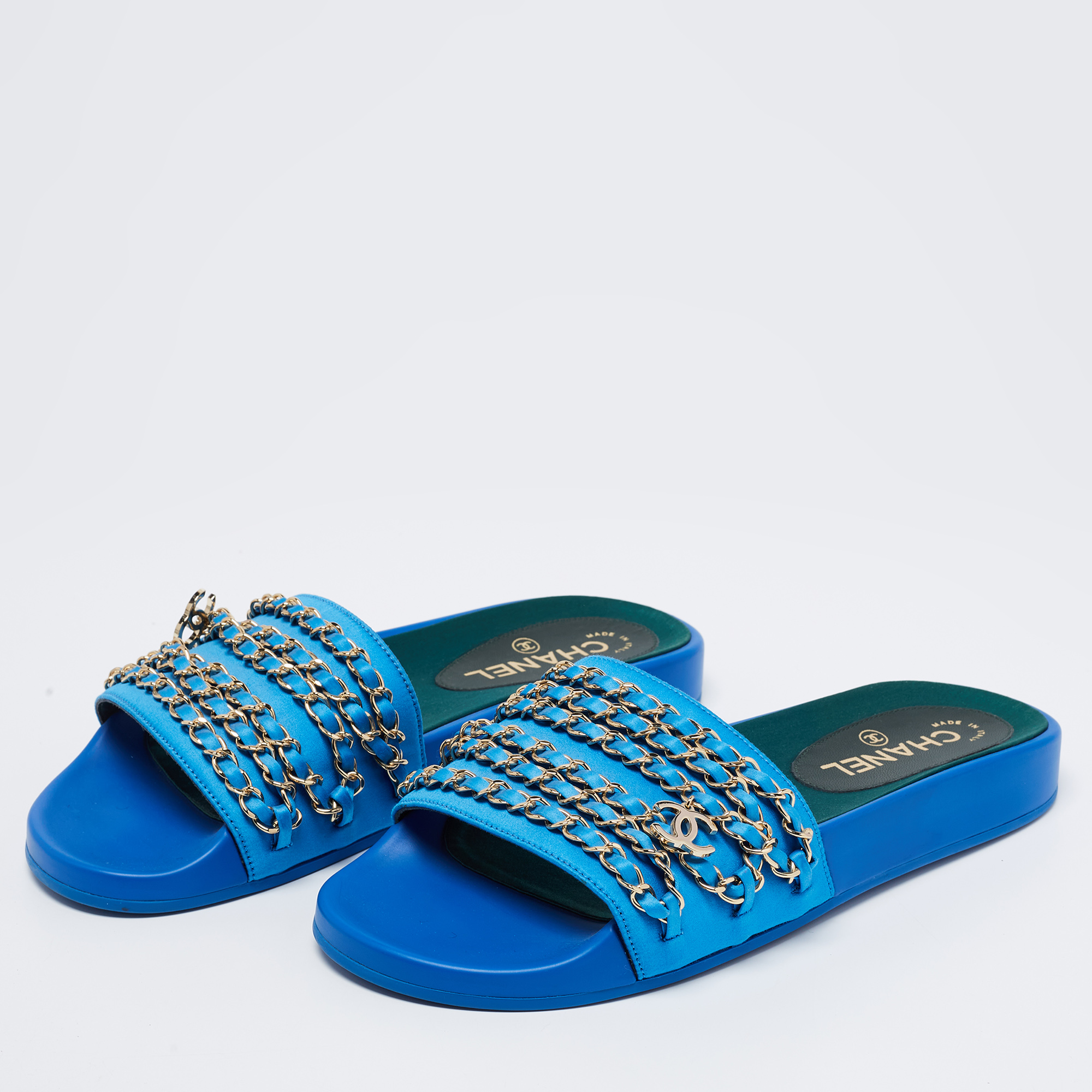 

Chanel Blue Fabric Tropiconic Chain Flat Slides Size