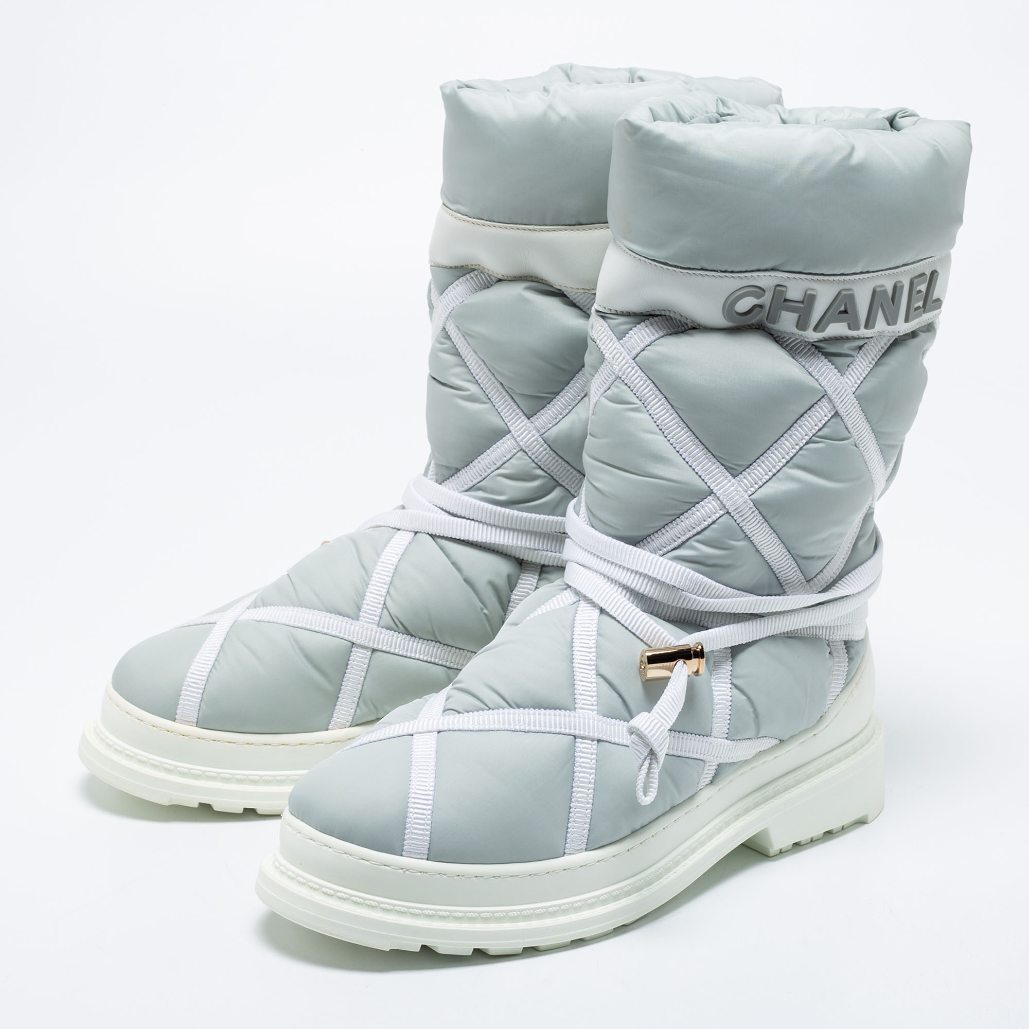 

Chanel Light Grey/White Nylon And Leather Snow Boots Size