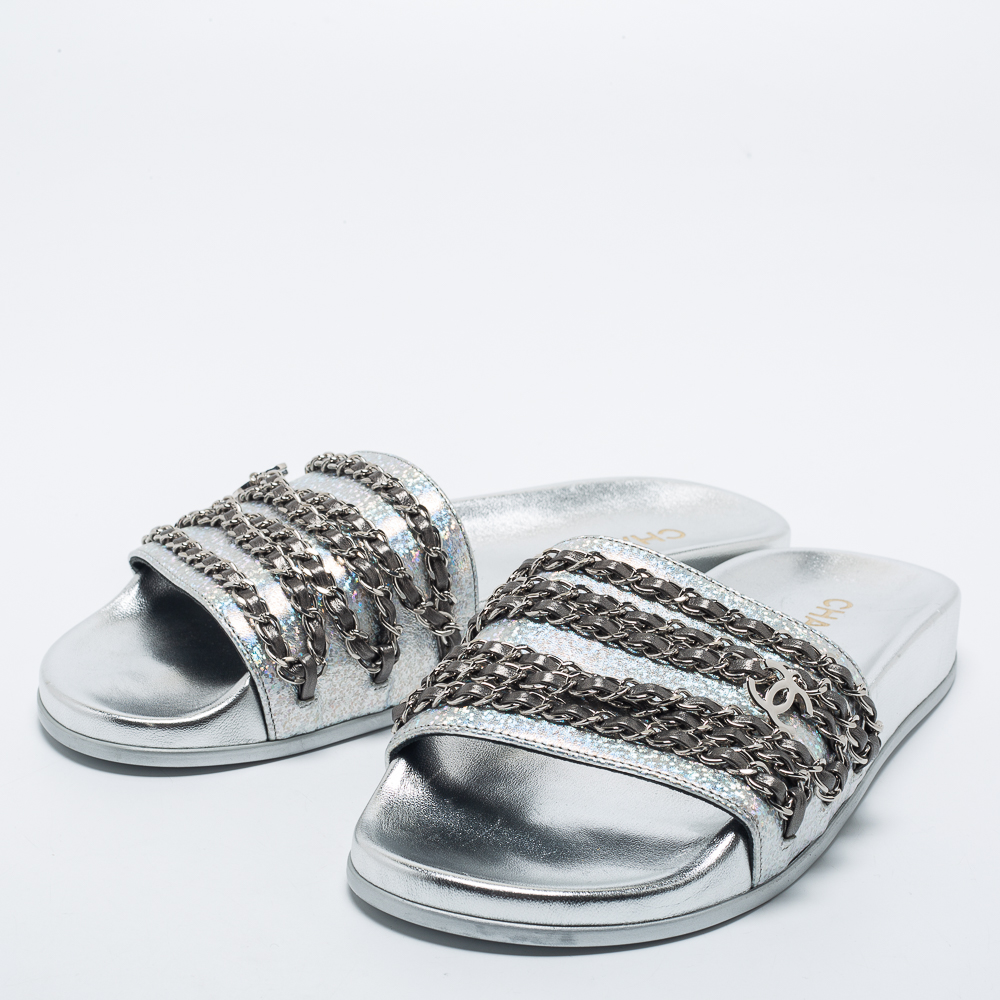 

Chanel Silver Iridescent Leather Tropiconic Chain Slides Size