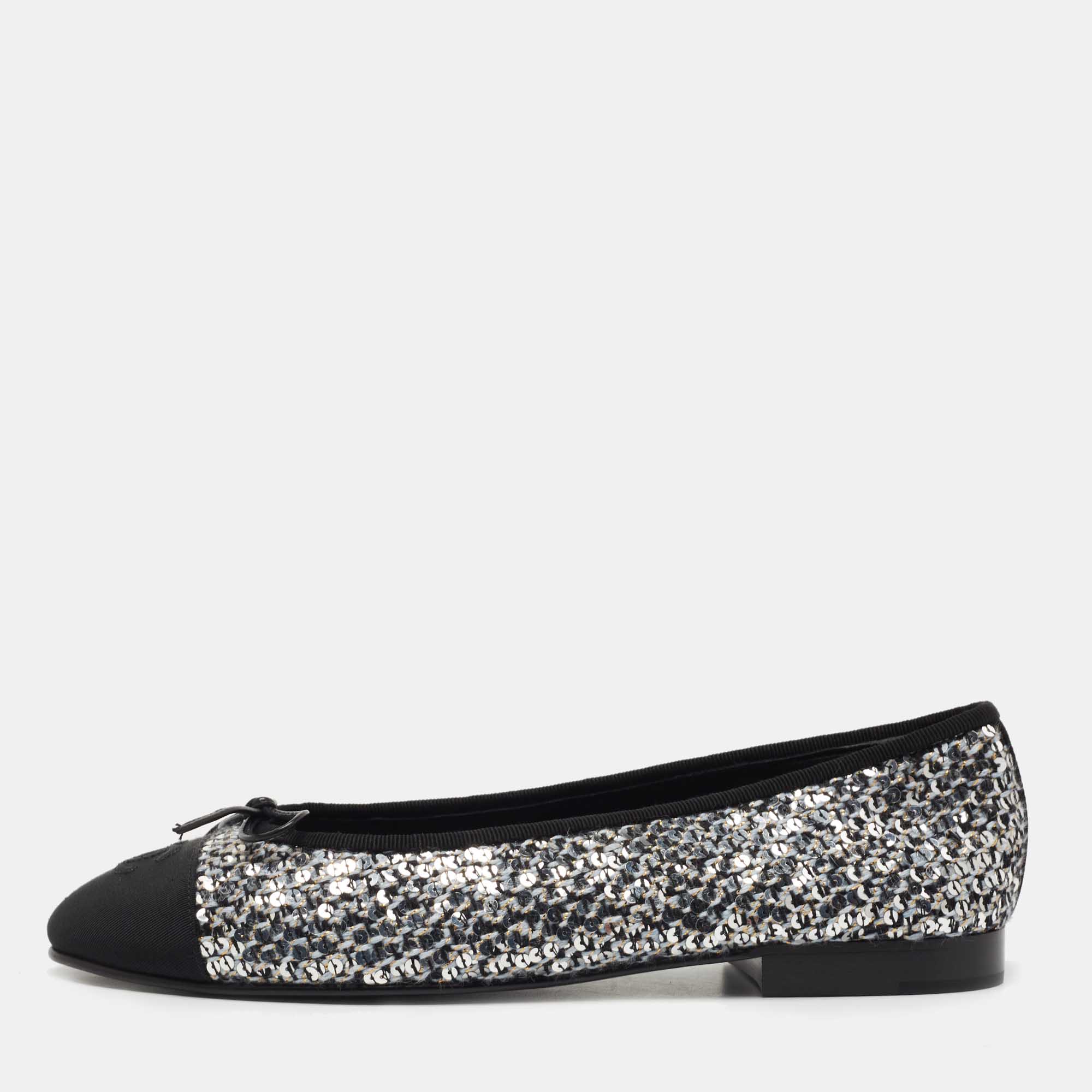 靴 CHANEL Coco Mark Ballerina SILVER BLACK CHANEL Ballet Design Shoes in Silver & Black, with COCO Mark