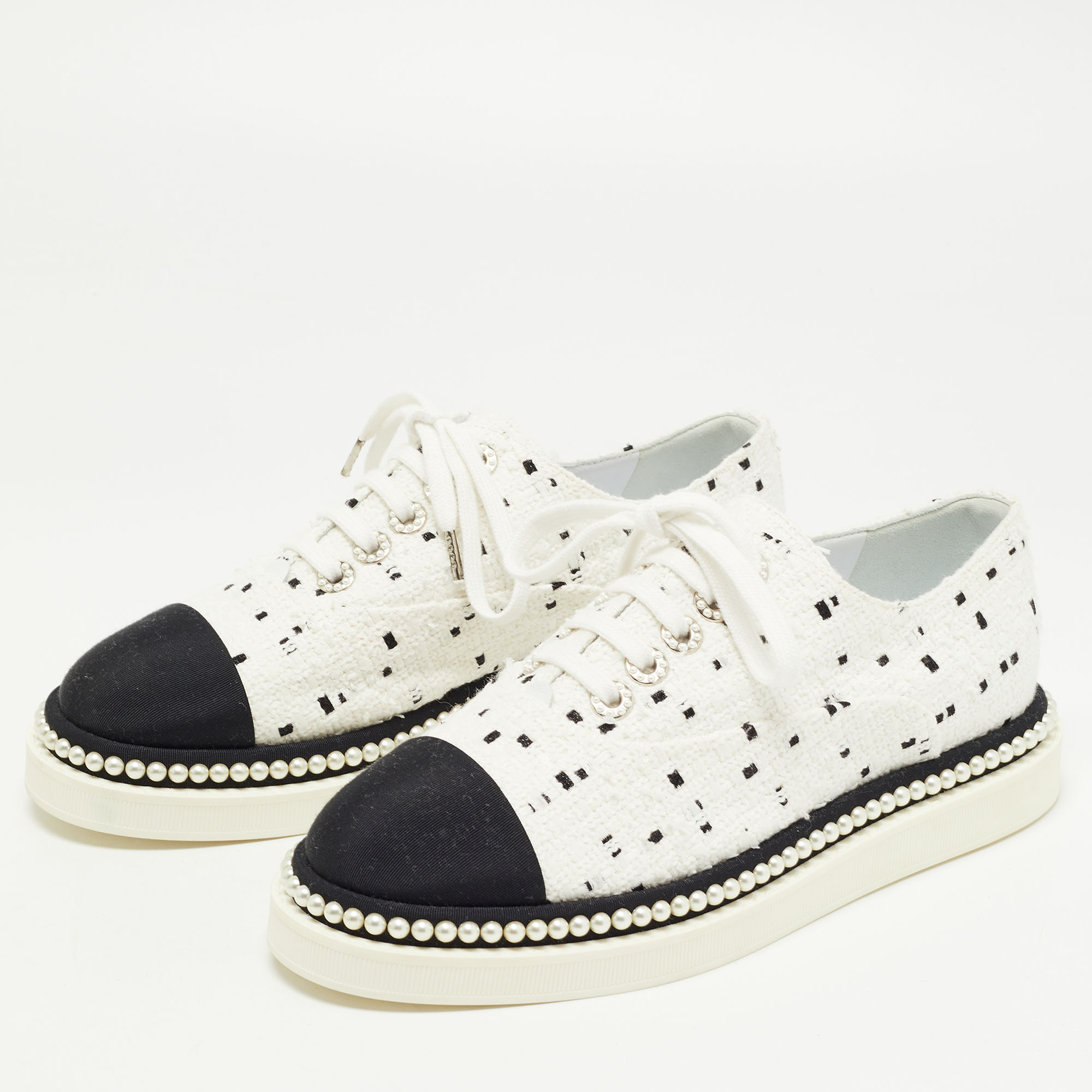 

Chanel Monochrome Tweed and Canvas Cap Toe Faux Pearl Trim Oxfords Sneakers Size, White