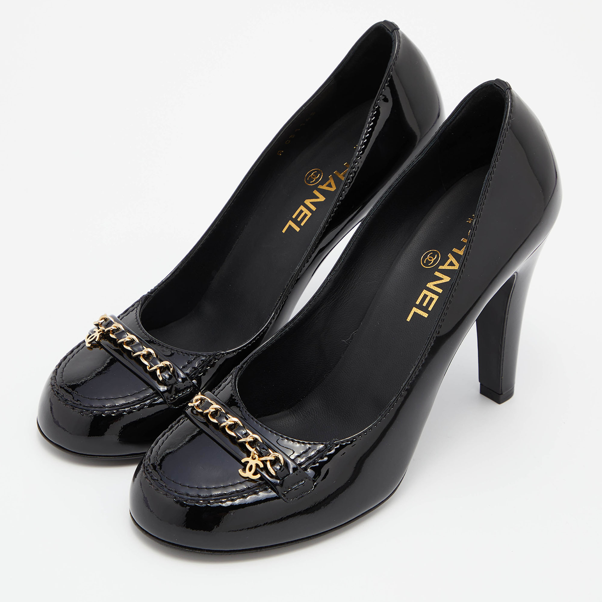 

Chanel Black Patent Leather Chain Detail Cap Toe Pumps Size