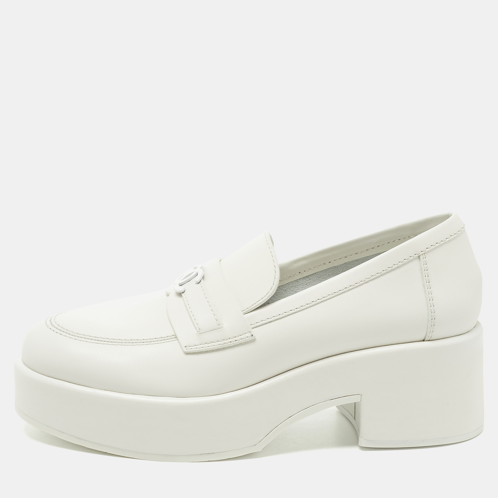 Pre-owned Chanel White Leather Cc Platform Loafers Size 39
