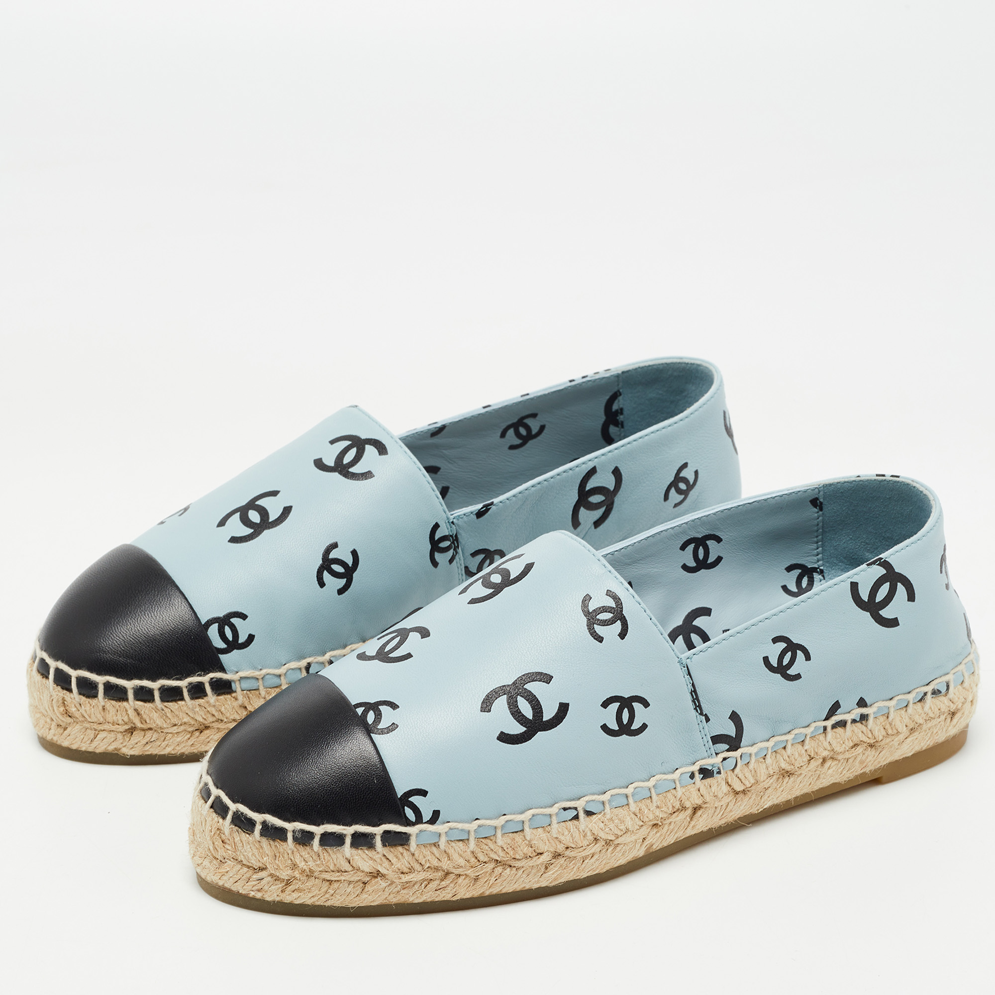 

Chanel Blue/Black Leather Interlocking CC Logo Espadrilles Size