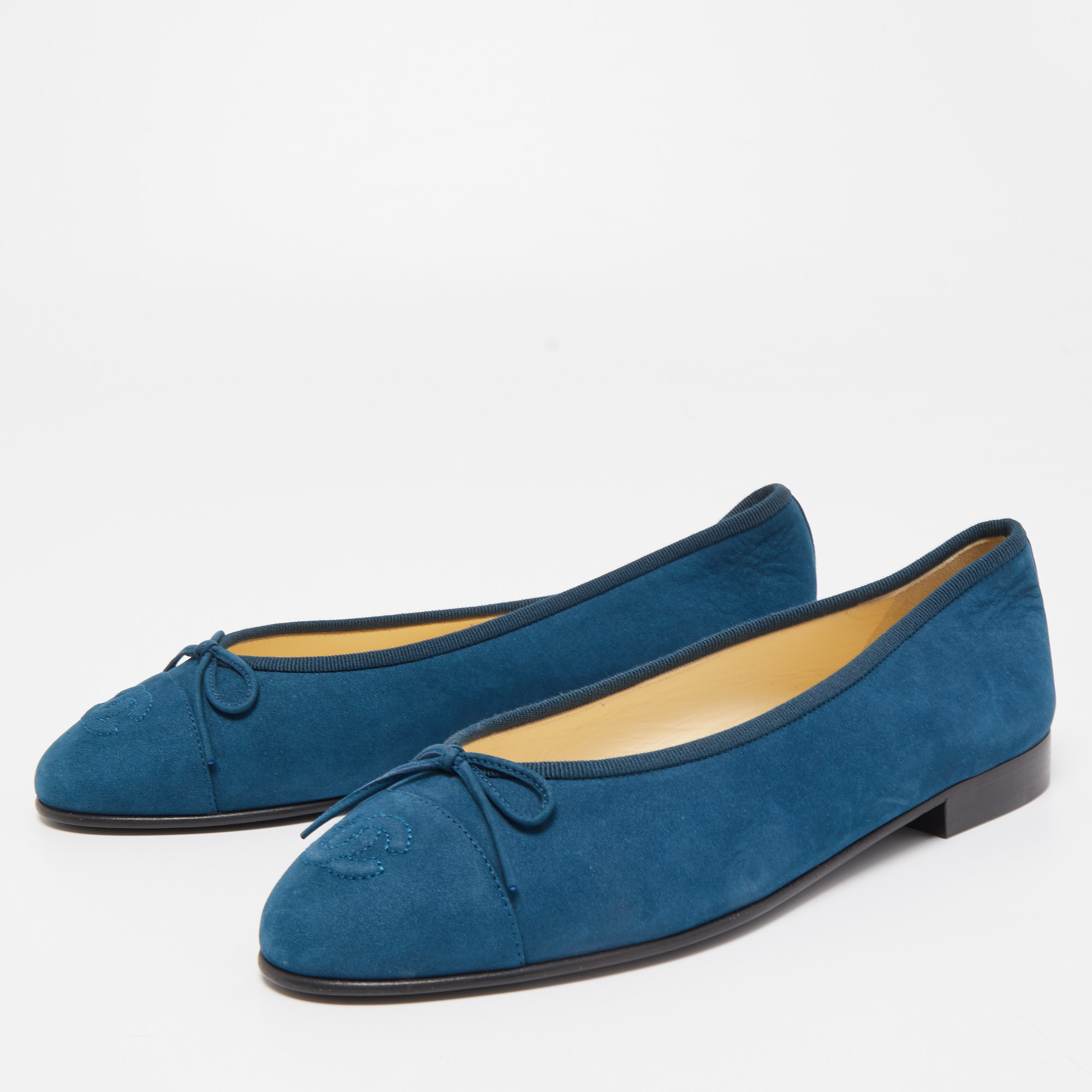 

Chanel Blue Suede CC Cap Top Ballet Flats Size 40