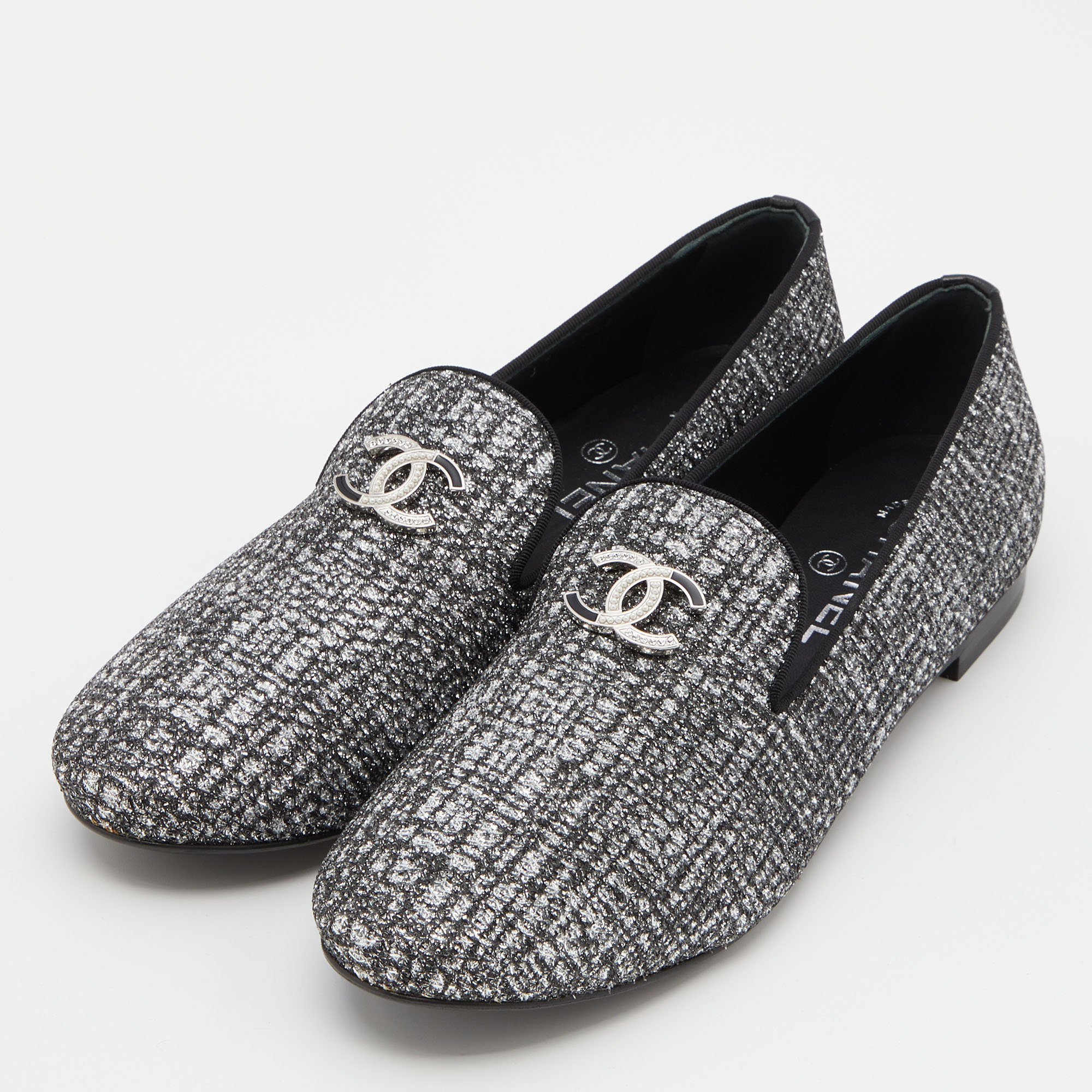 

Chanel Silver Glitter CC Logo Smoking Slippers Size
