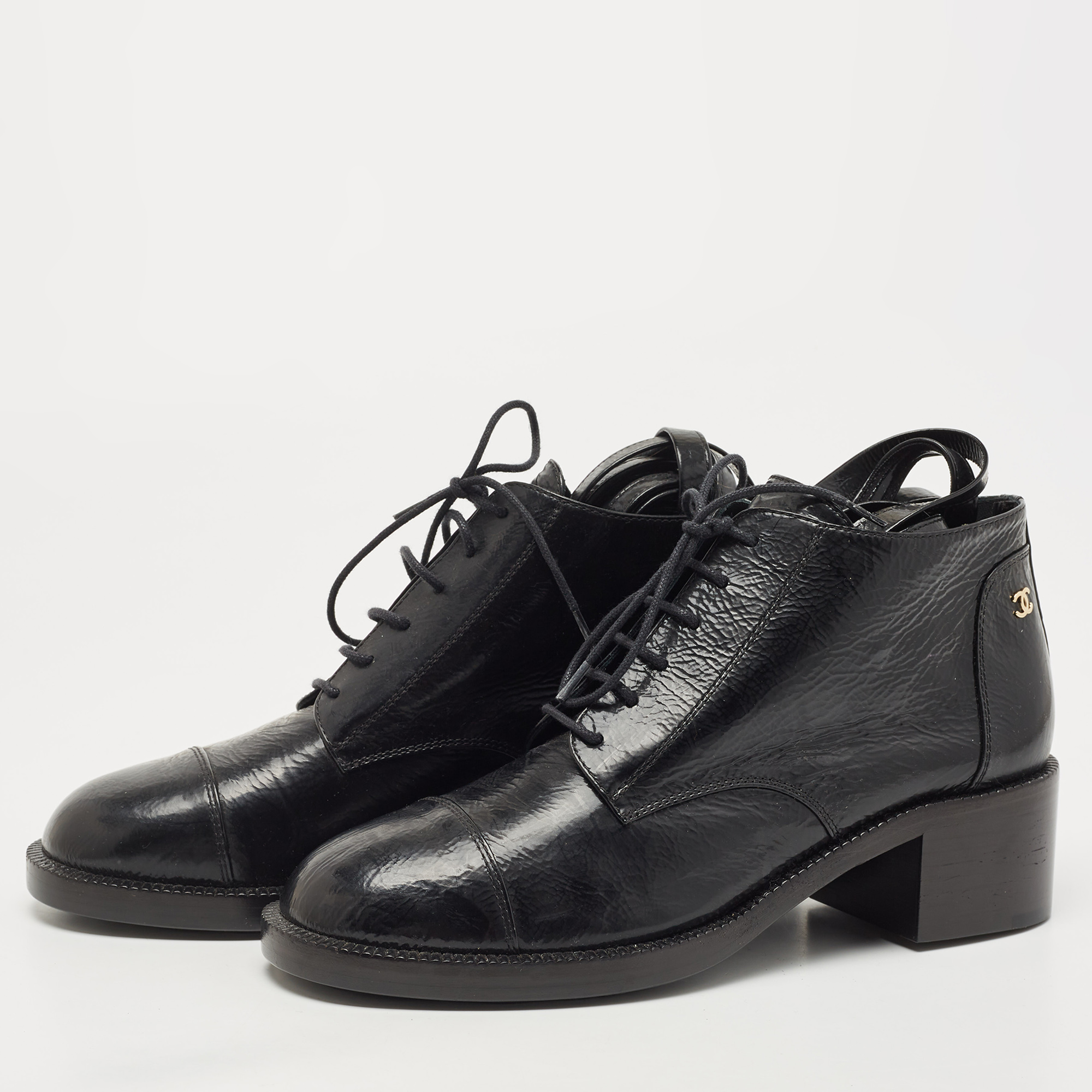 

Chanel Black Black Leather Ankle Boots Size