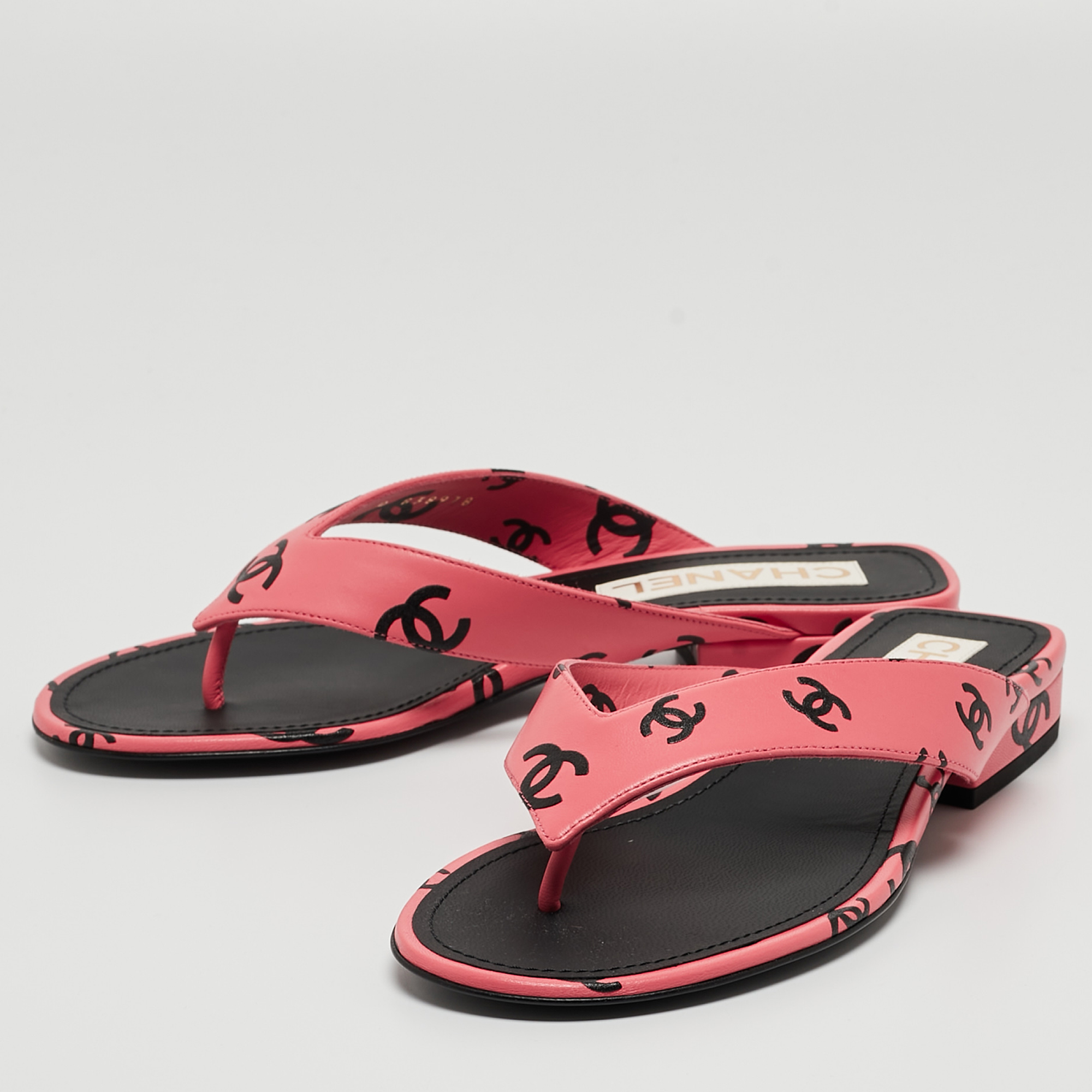

Chanel Pink/Black CC Print Leather Thong Sandals Size