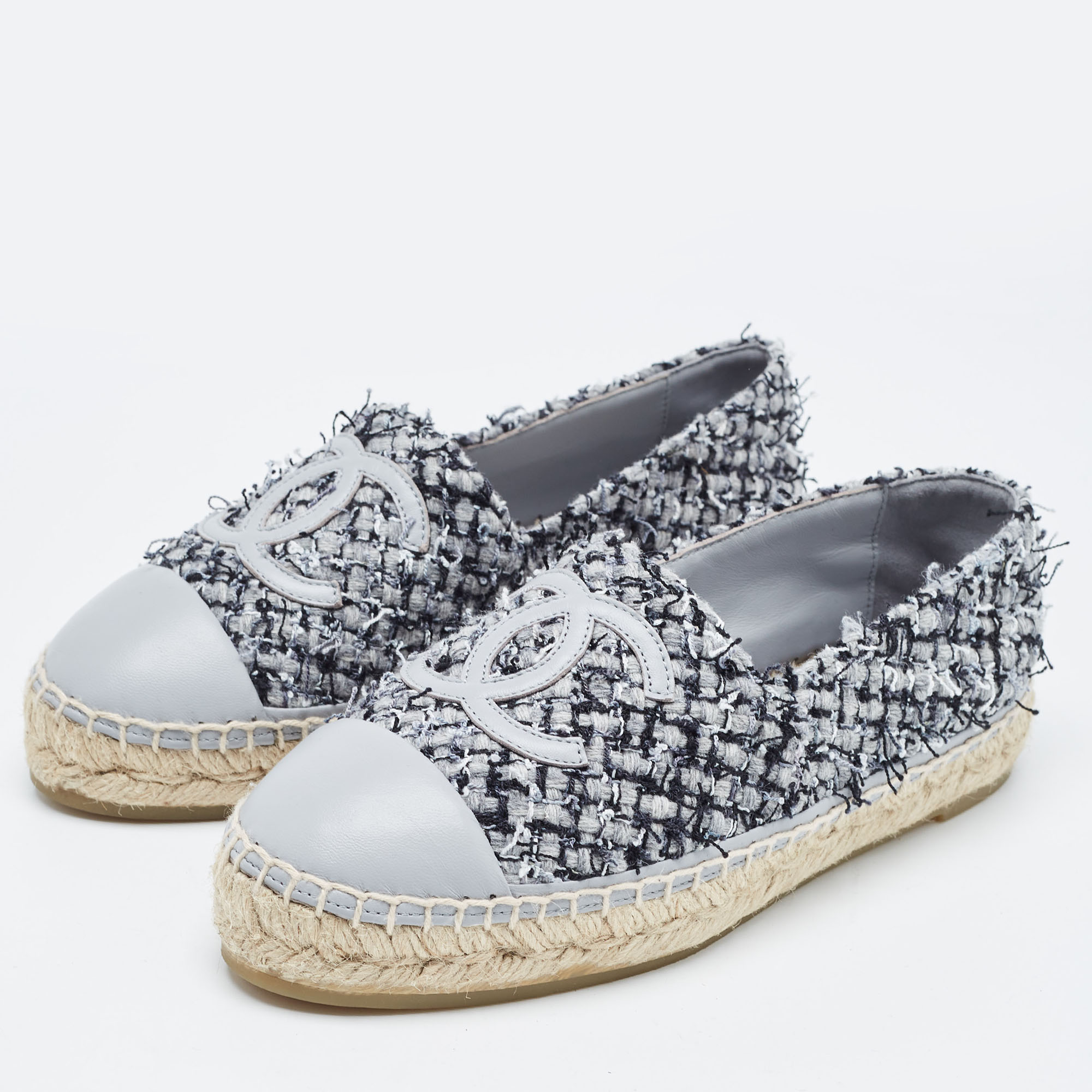 

Chanel Grey Tweed and Leather Cap Toe CC Espadrille Flats Size