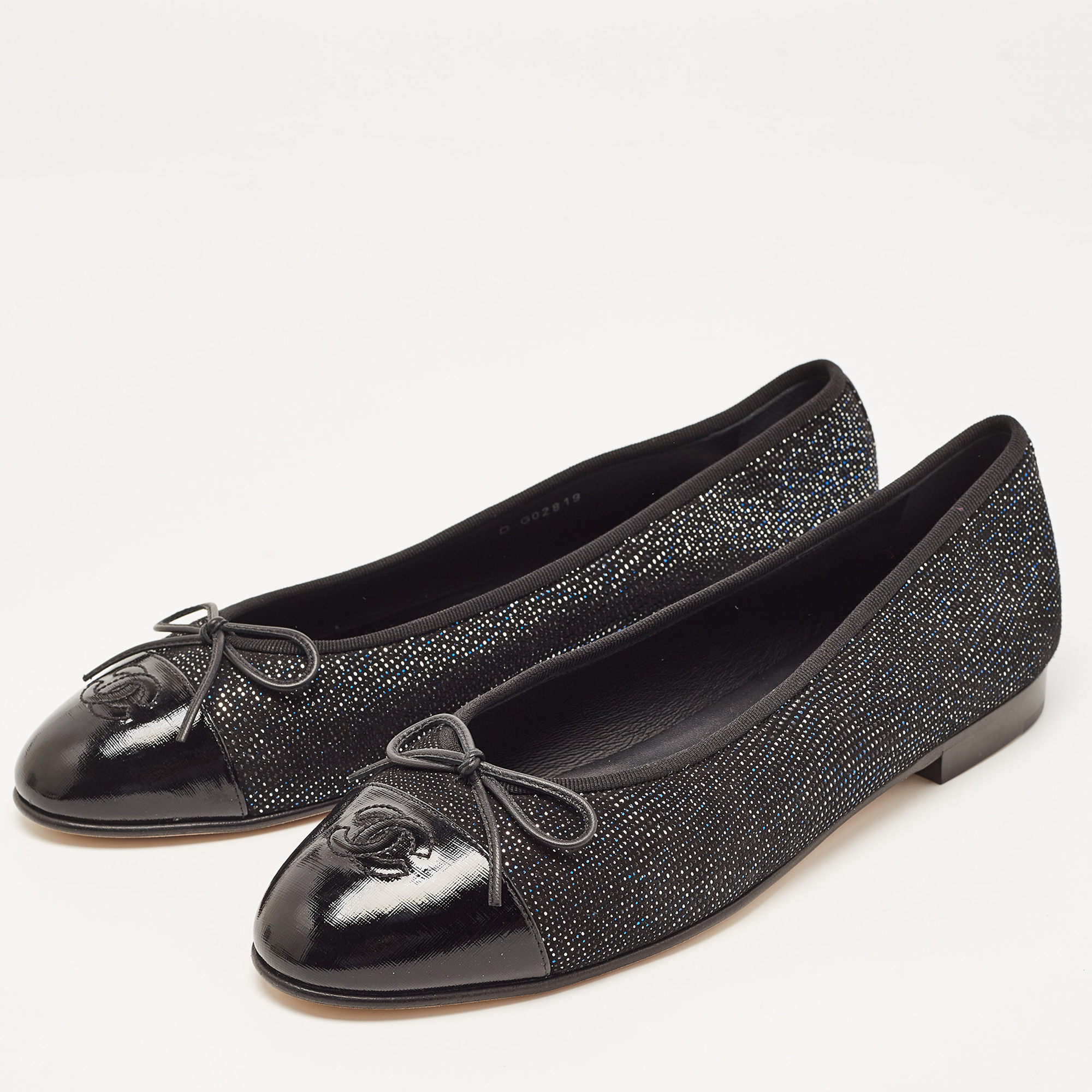 

Chanel Black Metallic Suede and Patent Leather CC Cap Toe Bow Ballet Flats Size