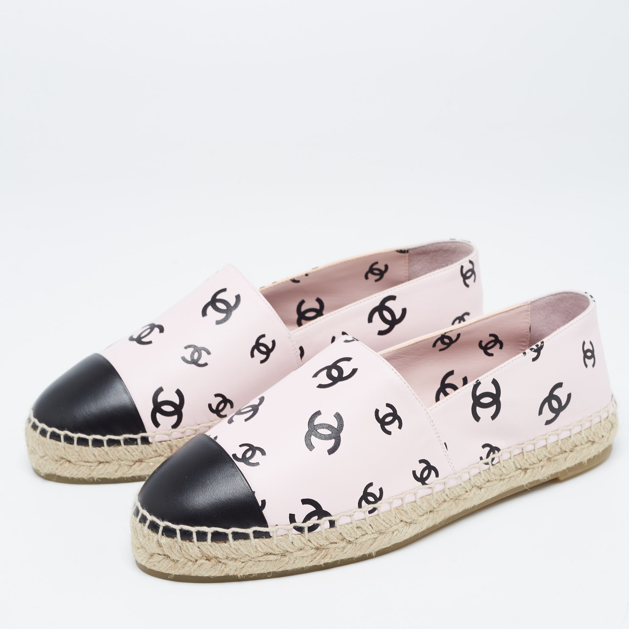 

Chanel Pink/Black CC Print Leather Espadrille Flats Size